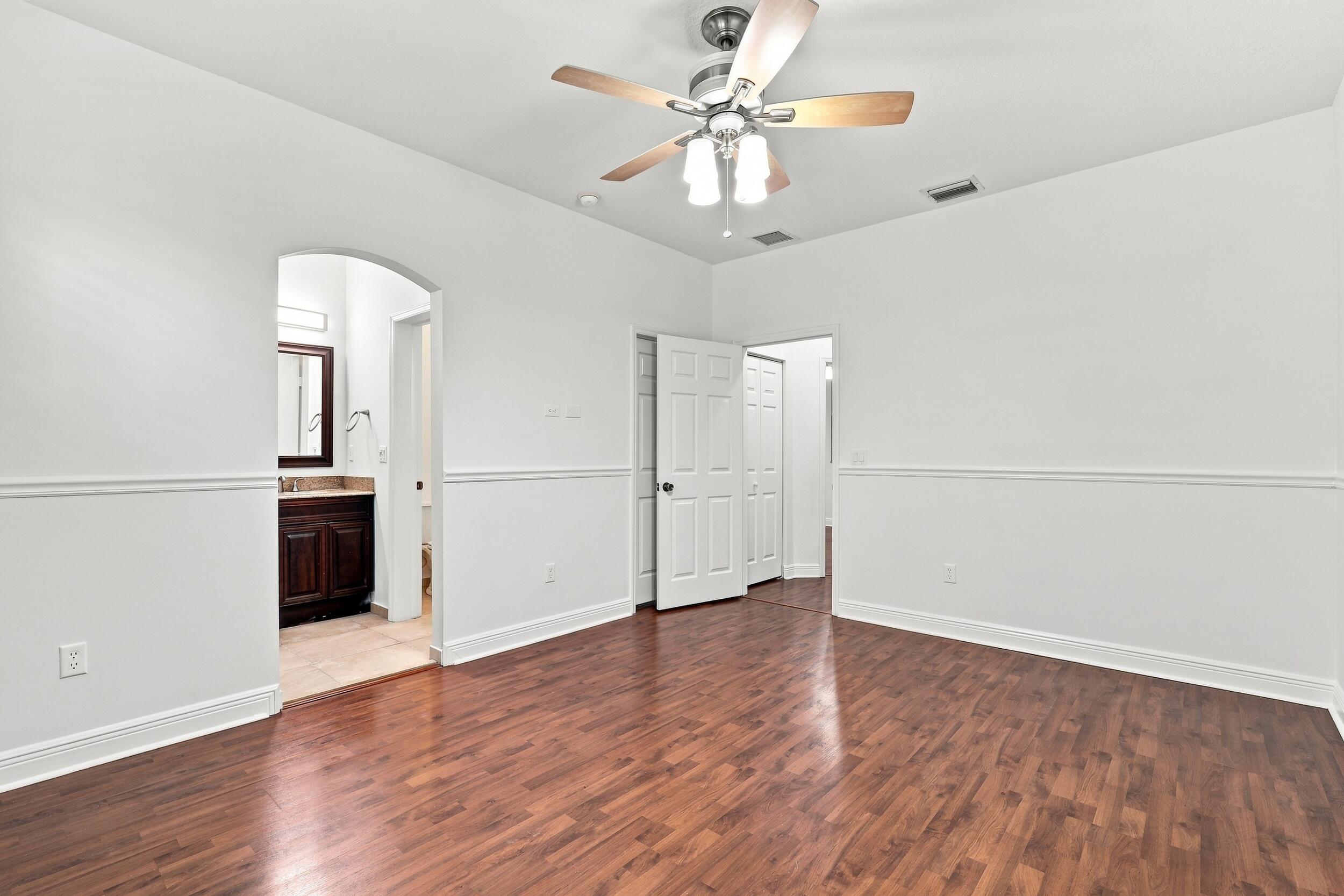 2107 Anchor Court 2104