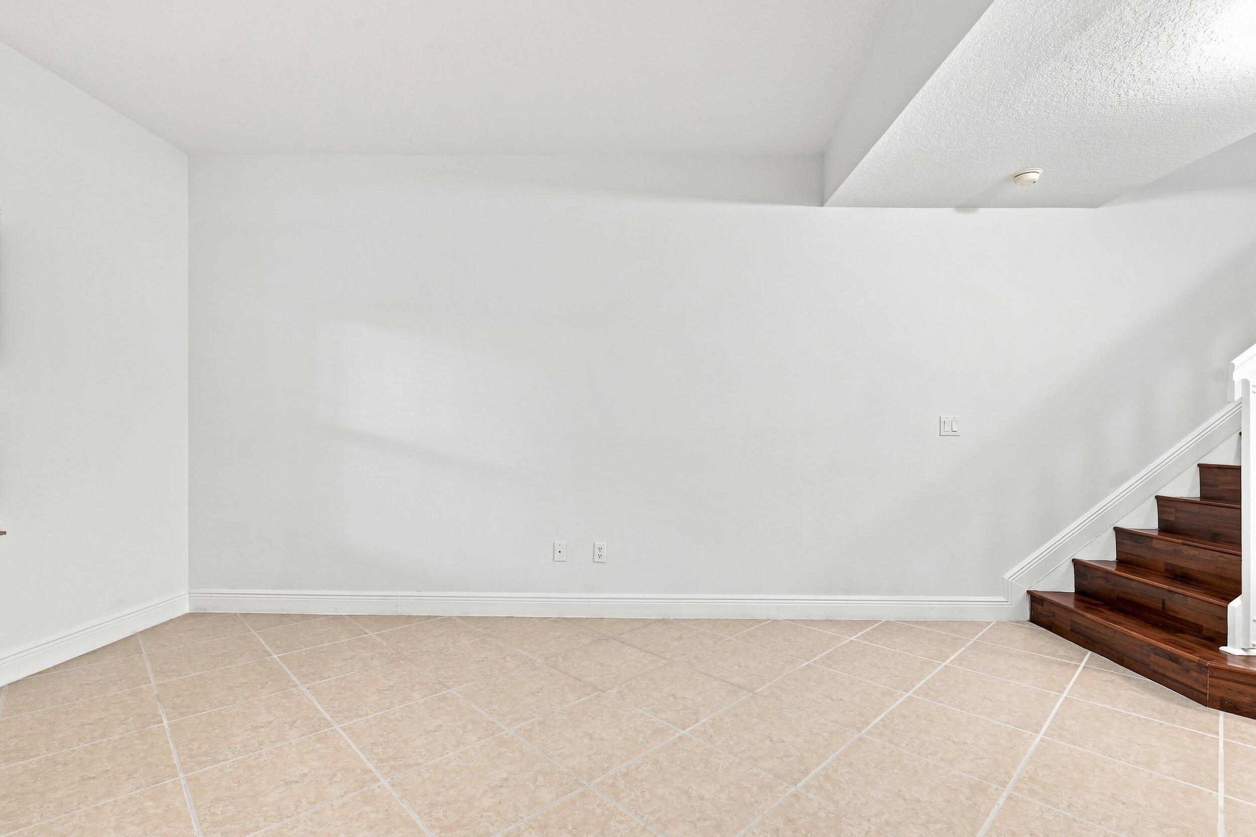 2107 Anchor Court 2104