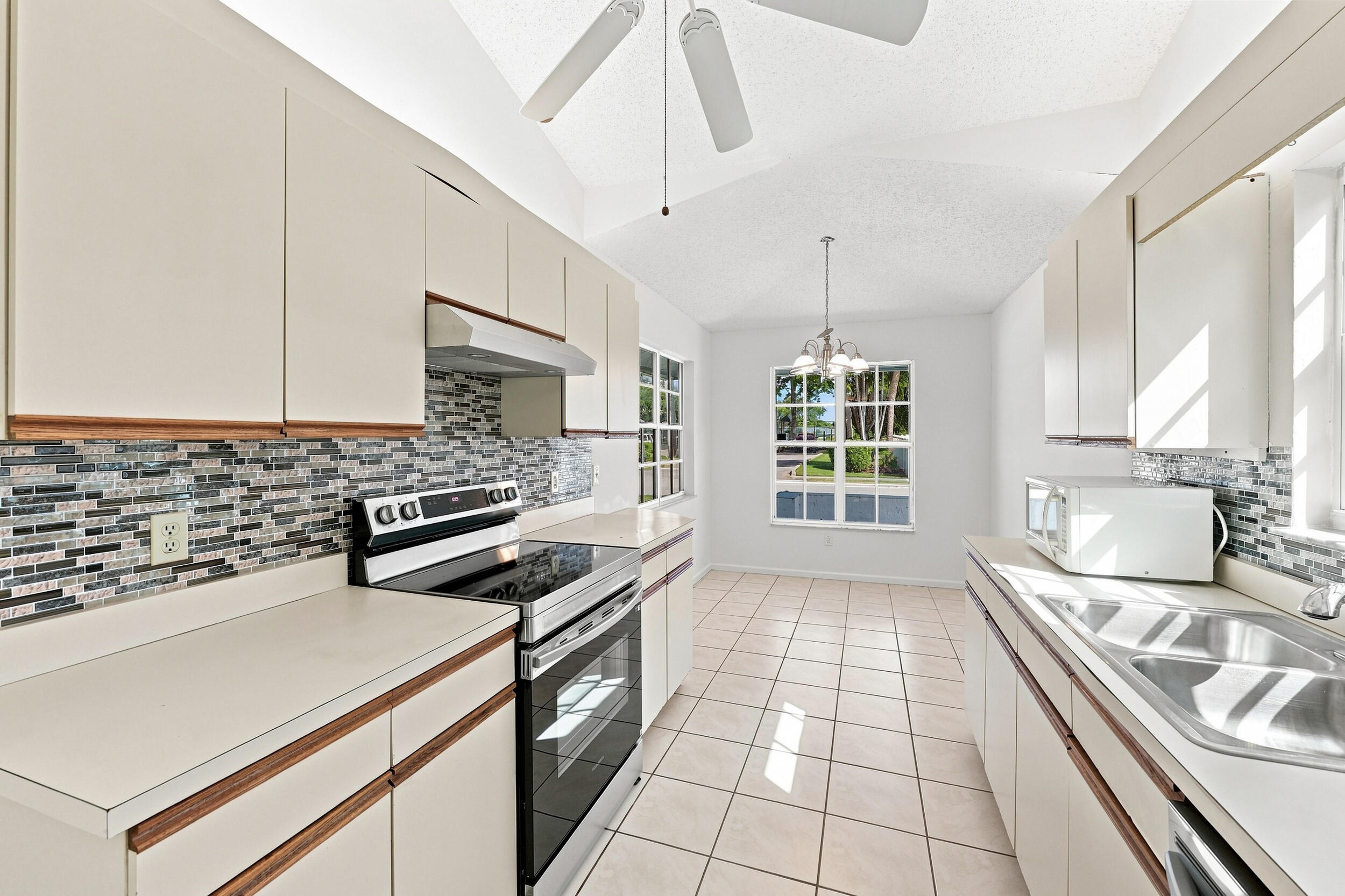 1707 Banyan Creek Court