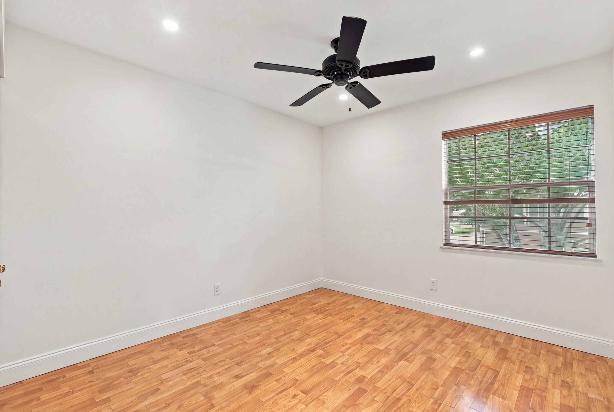 5406 214th Court S