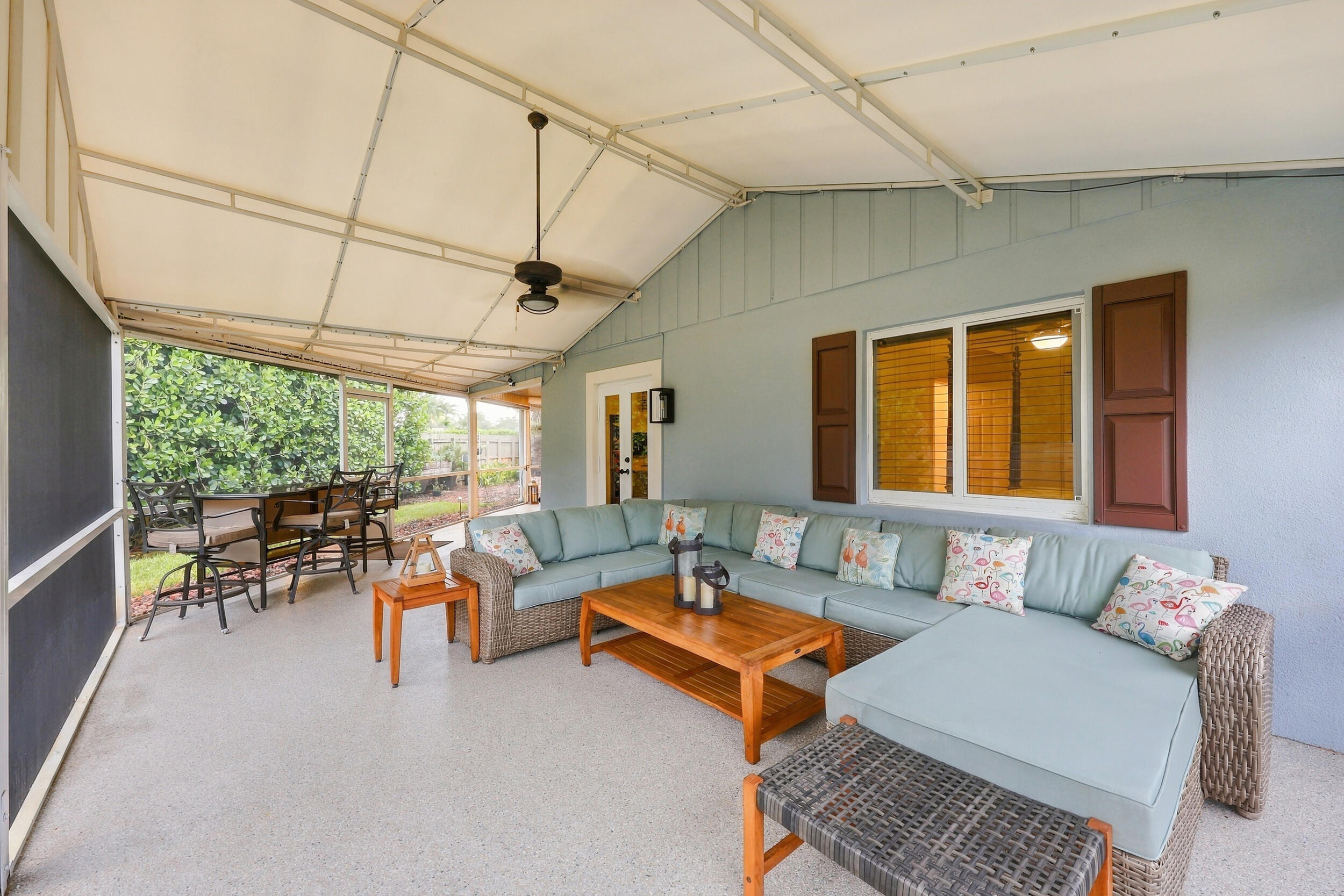 3590 Lakeview Drive