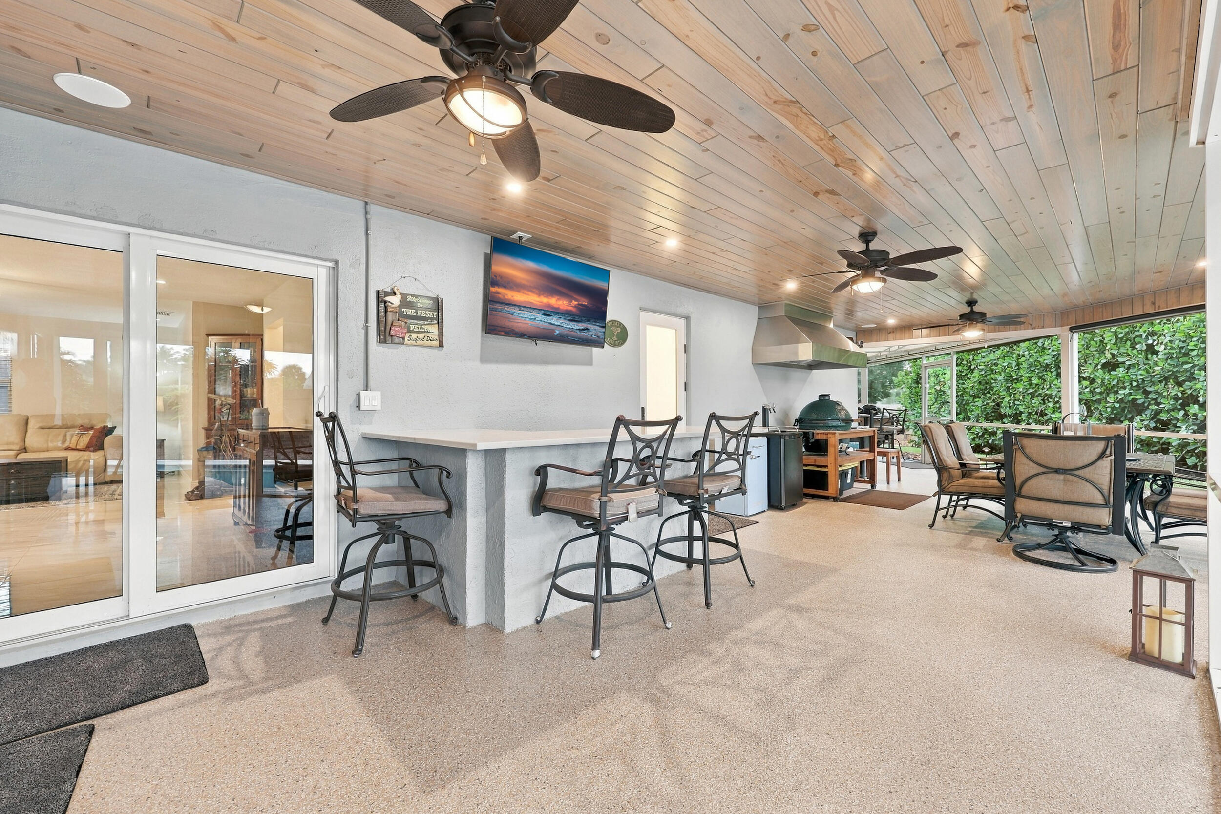 3590 Lakeview Drive