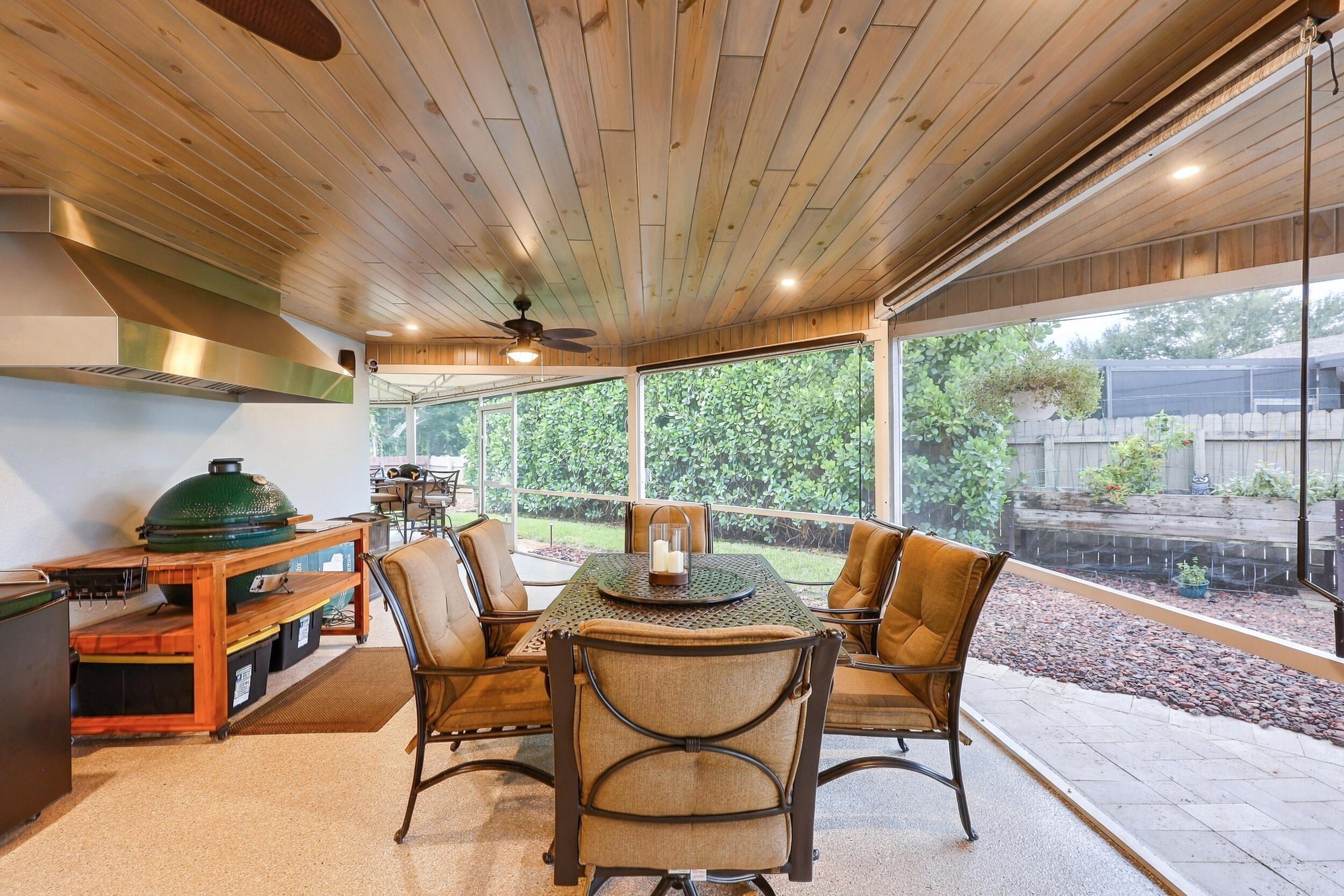 3590 Lakeview Drive