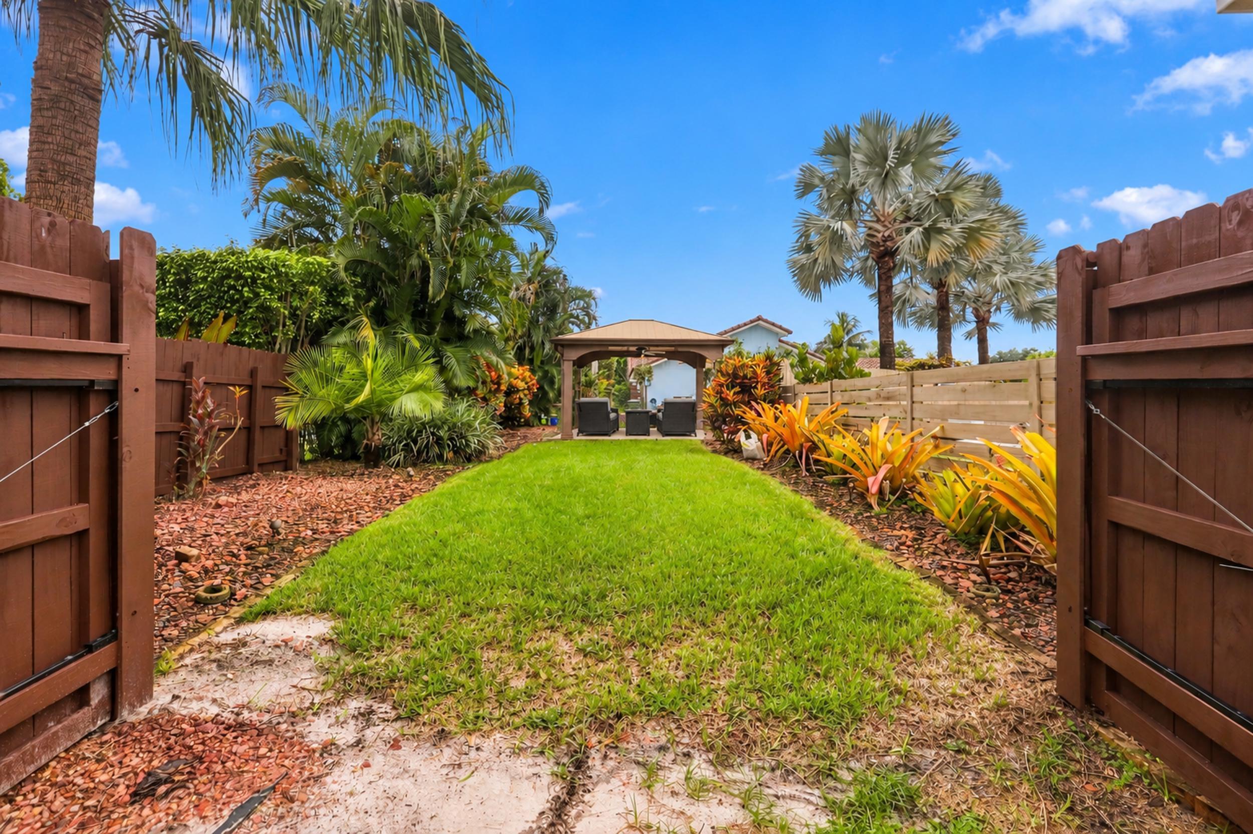 3590 Lakeview Drive