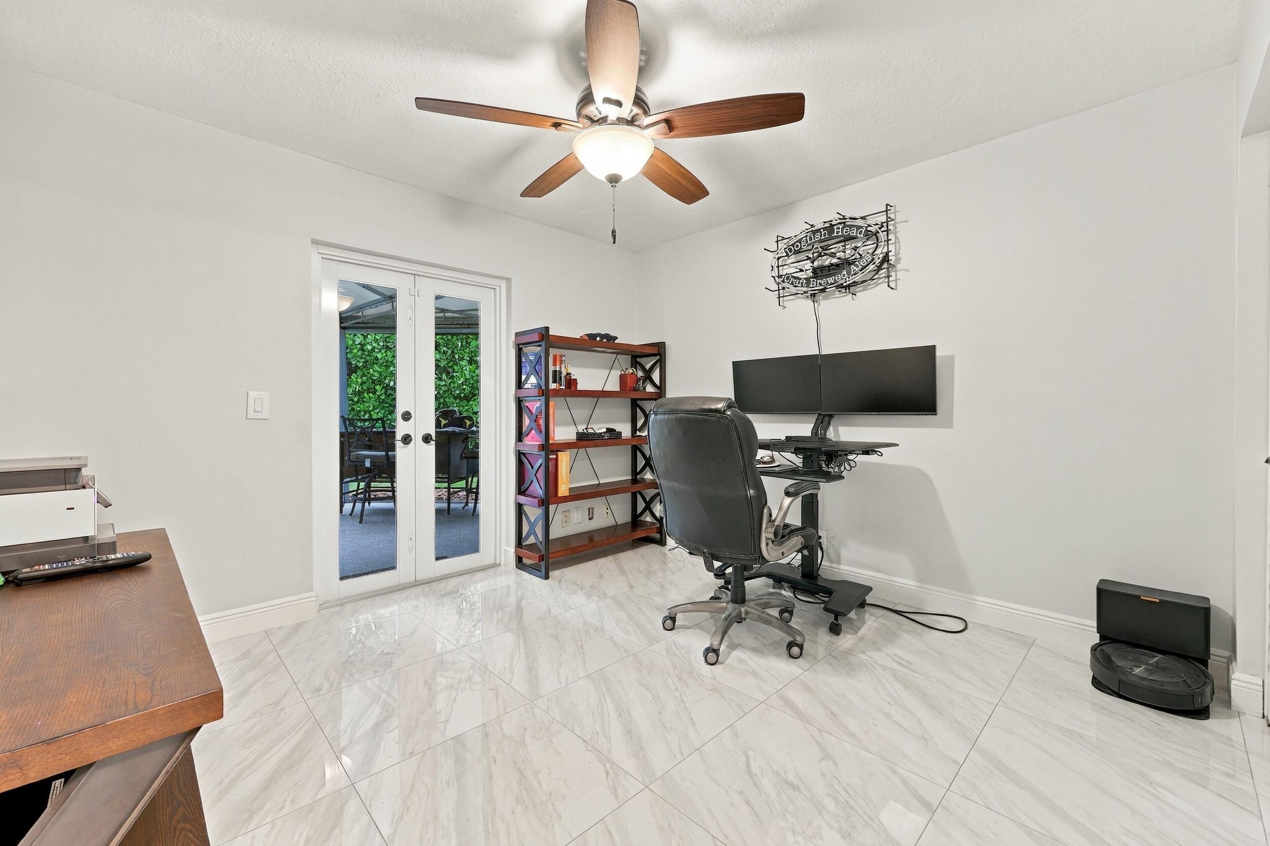 3590 Lakeview Drive