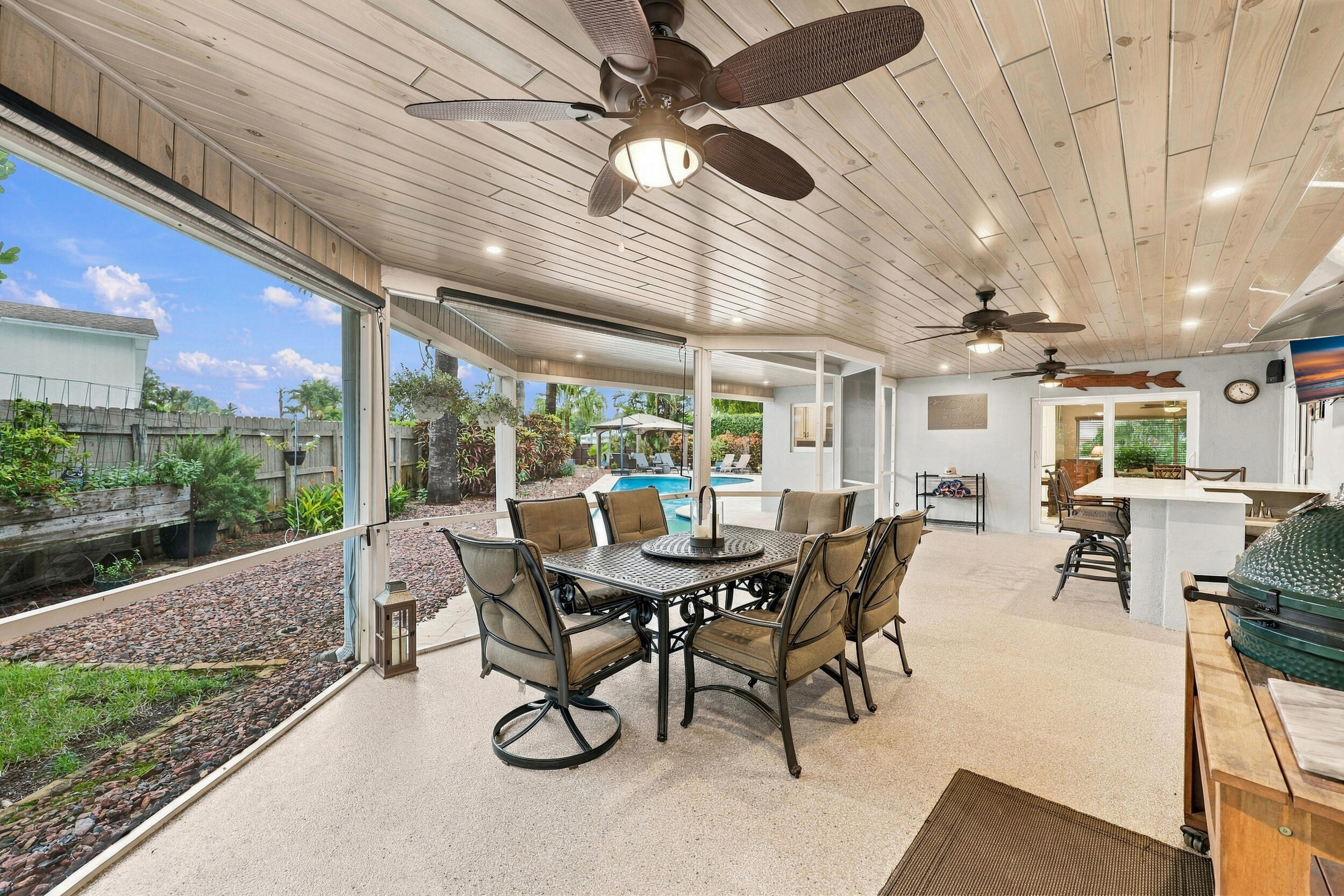3590 Lakeview Drive