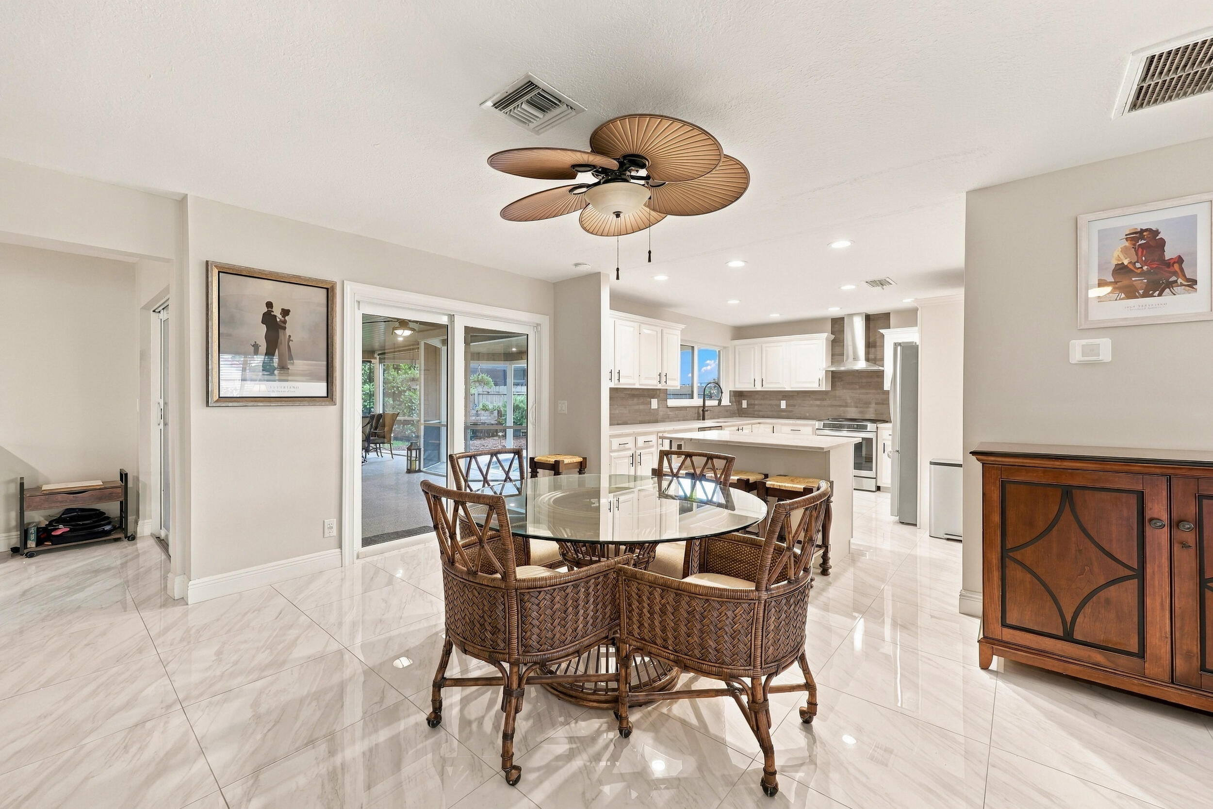 3590 Lakeview Drive