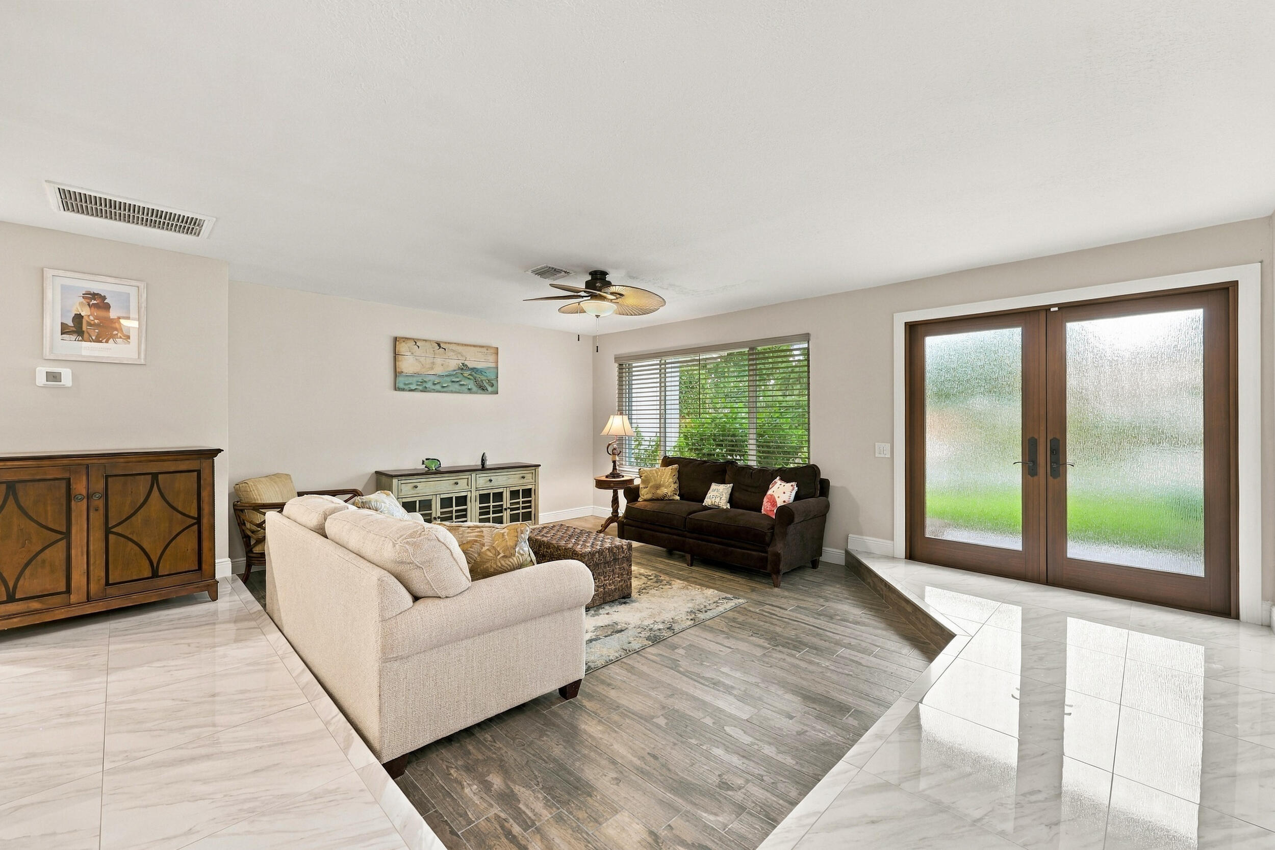 3590 Lakeview Drive