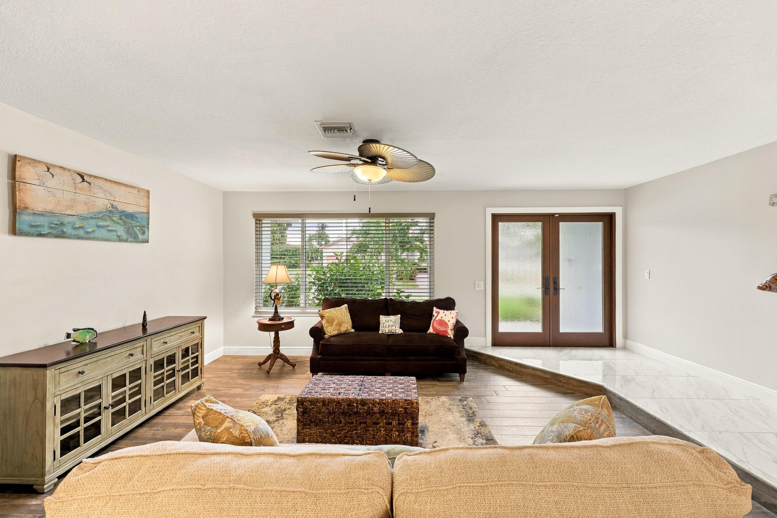 3590 Lakeview Drive