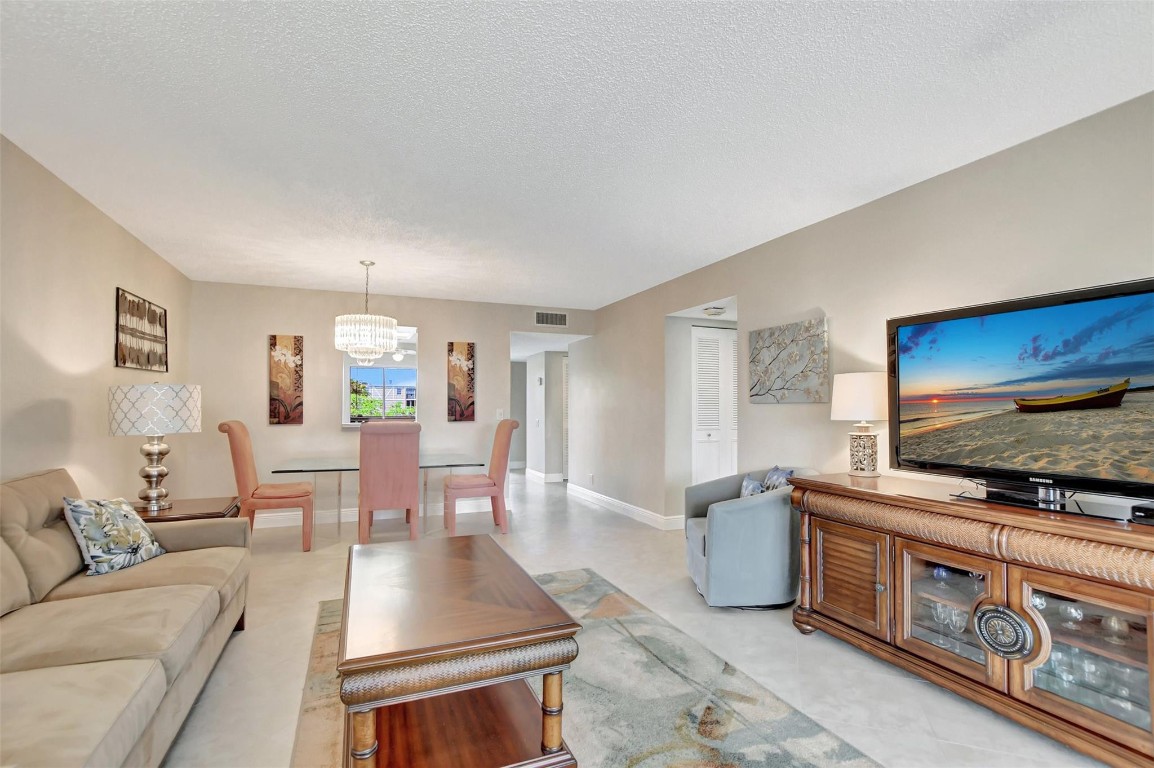 14310 Strathmore Ln 303