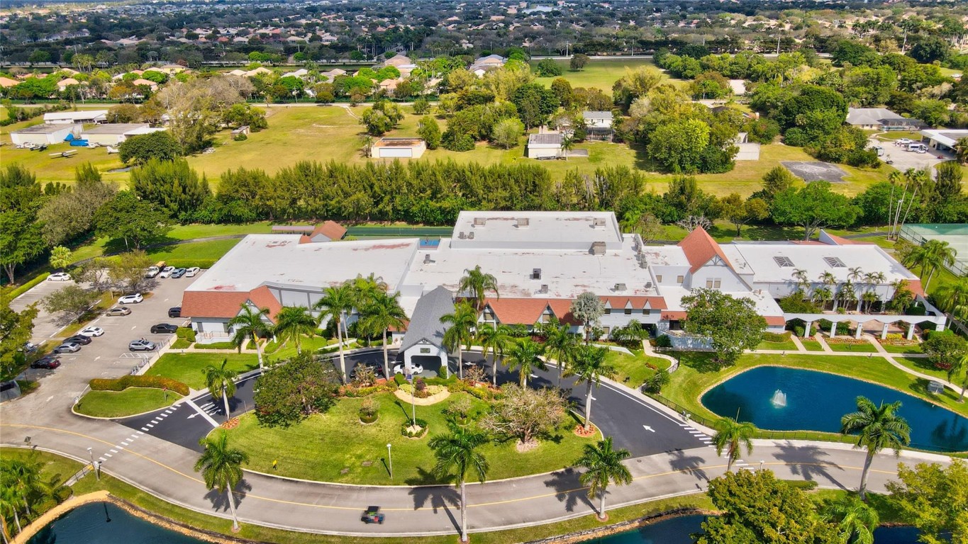 14310 Strathmore Ln 303