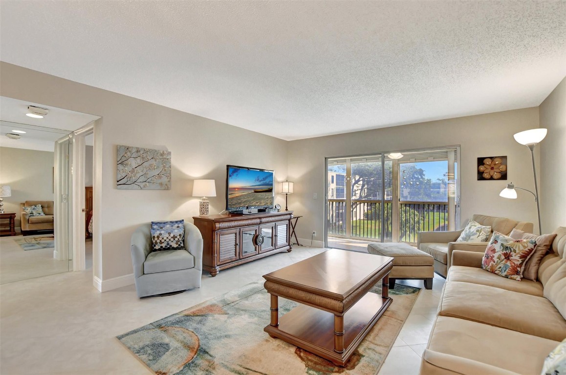 14310 Strathmore Ln 303