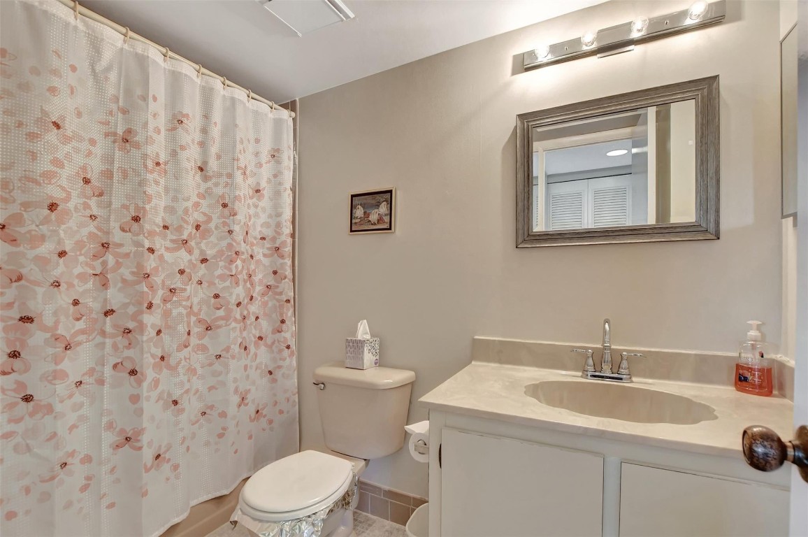 14310 Strathmore Ln 303