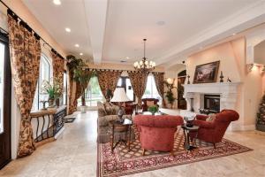 1110 Tuscany Way 1110