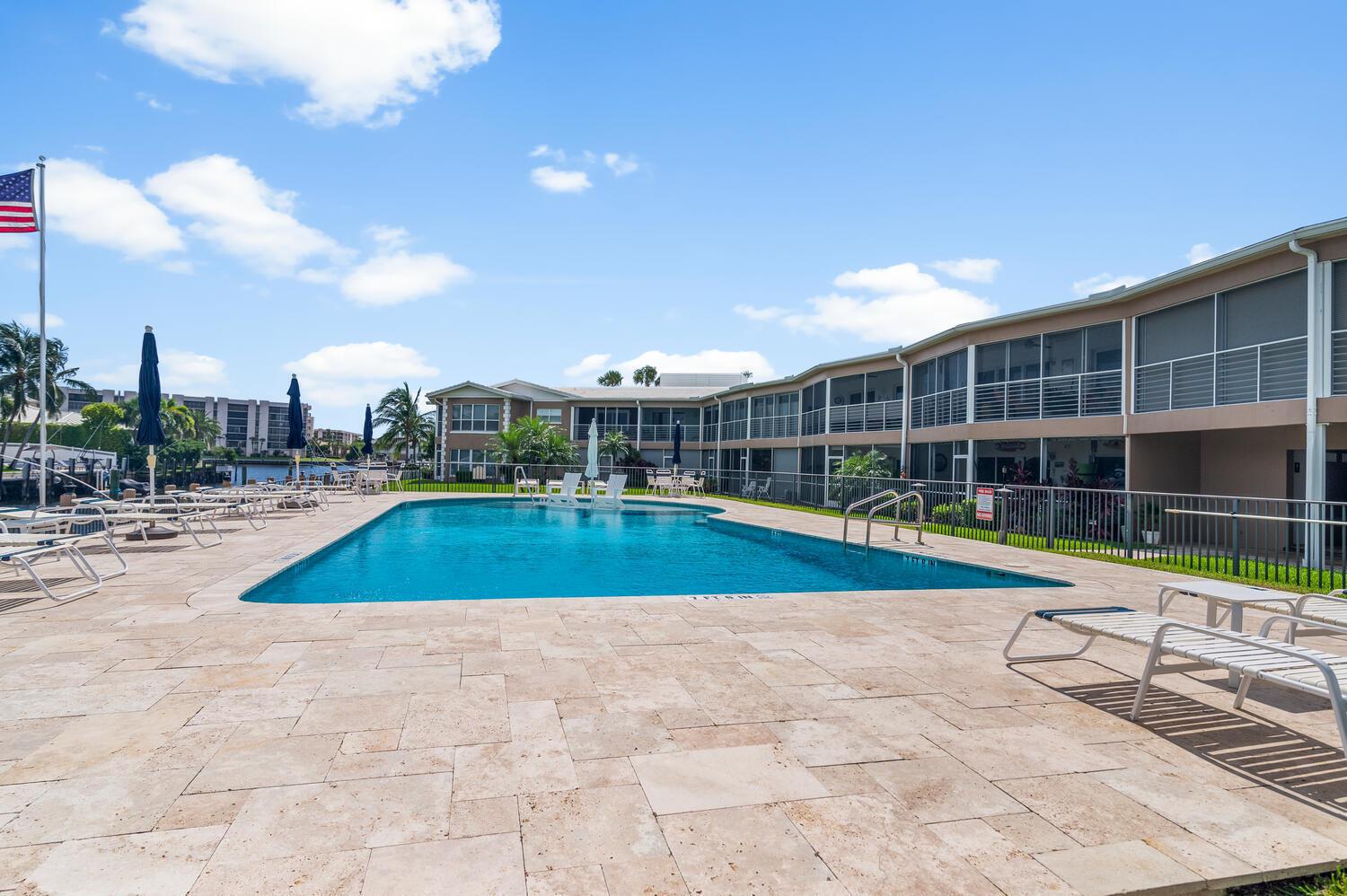 701 NE Harbour Terrace 1010