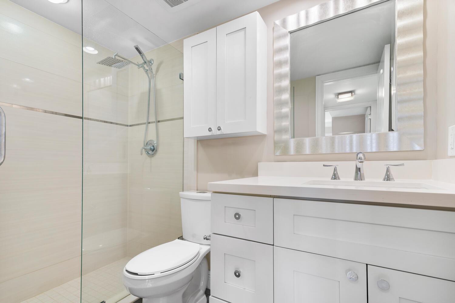 701 NE Harbour Terrace 1010