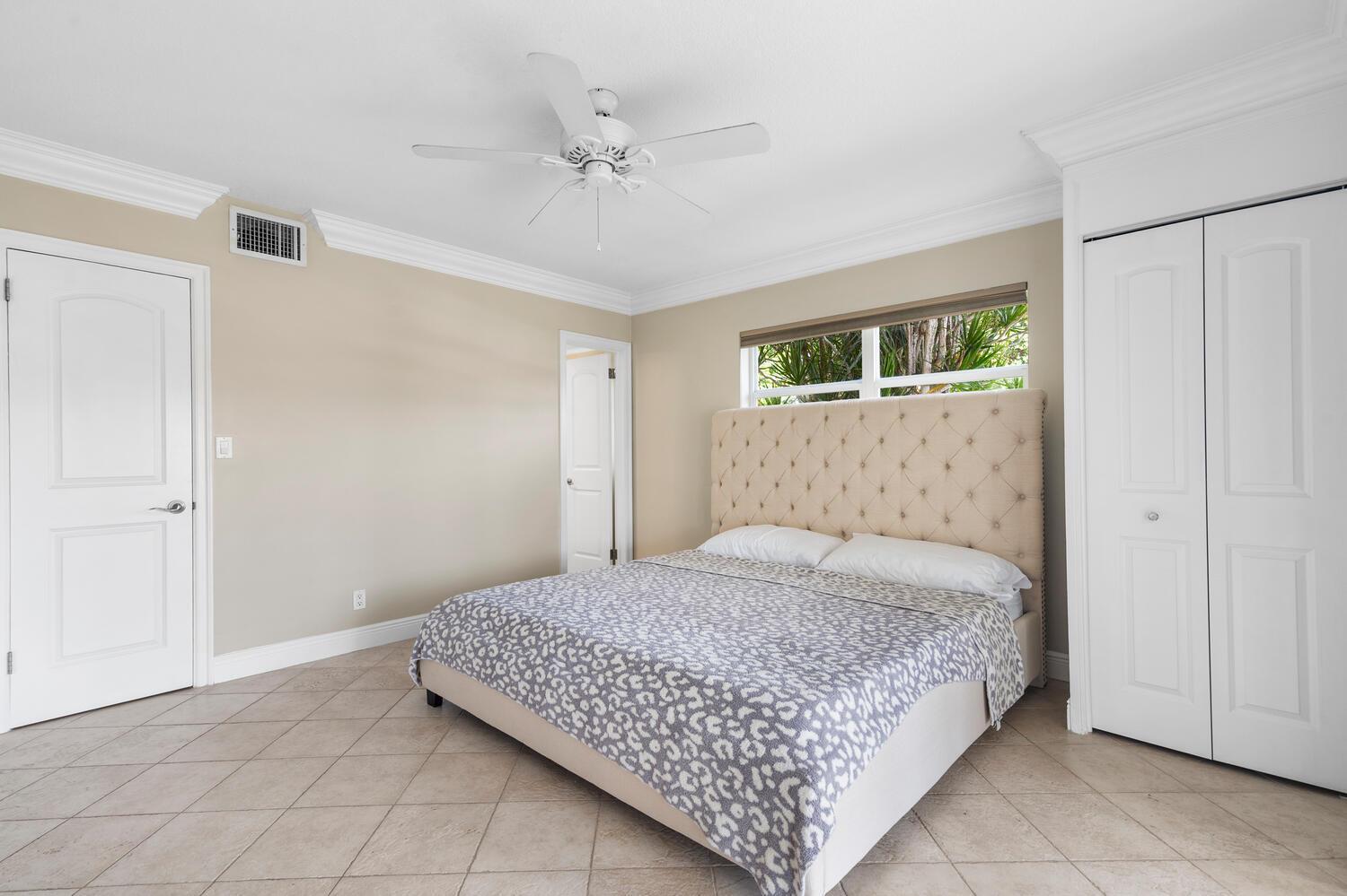 701 NE Harbour Terrace 1010