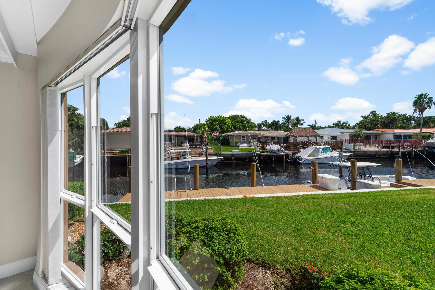 701 NE Harbour Terrace 1010