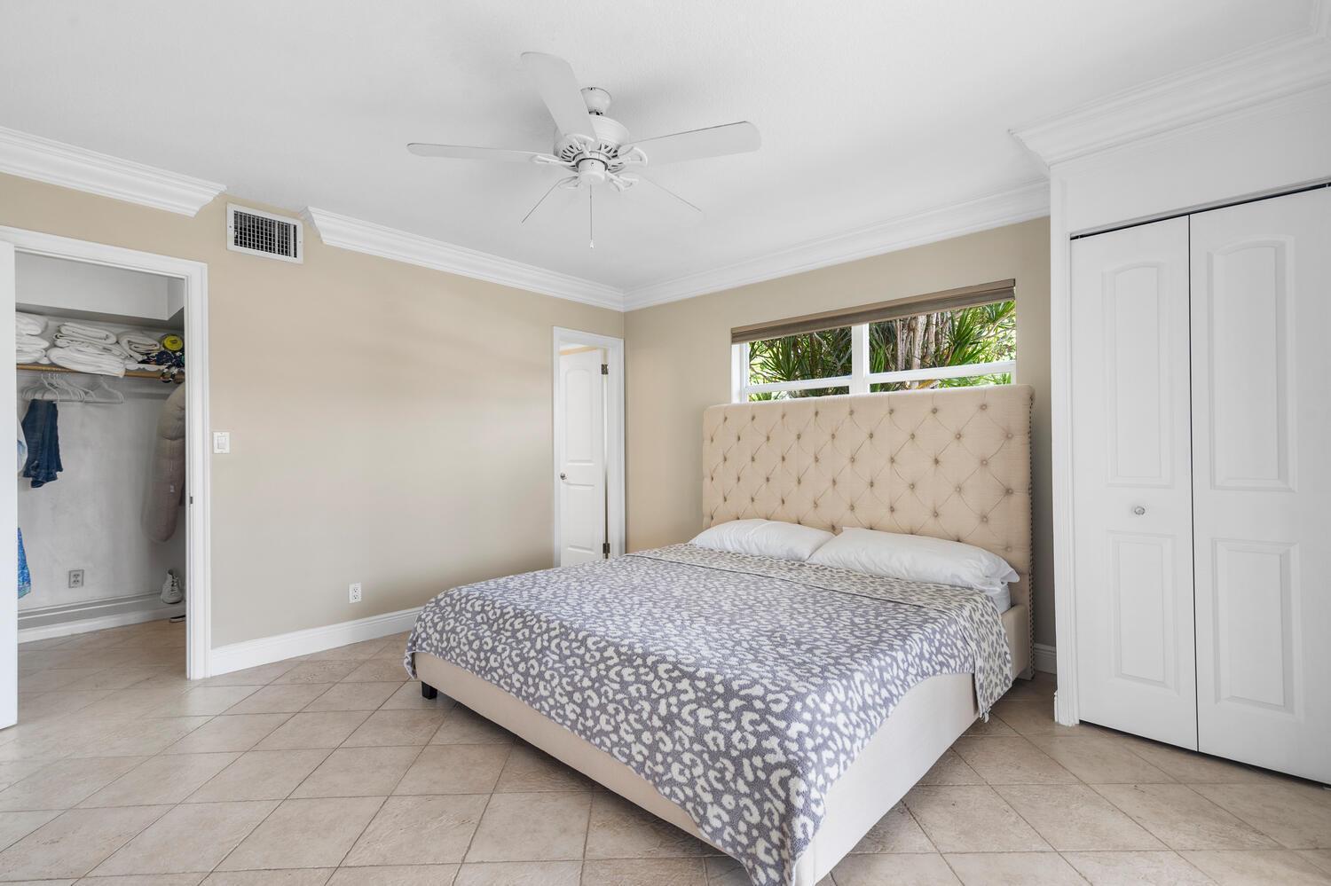 701 NE Harbour Terrace 1010