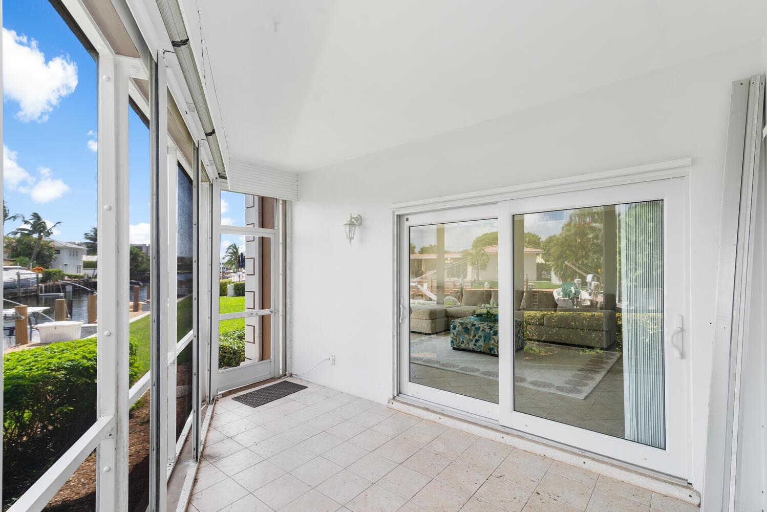 701 NE Harbour Terrace 1010