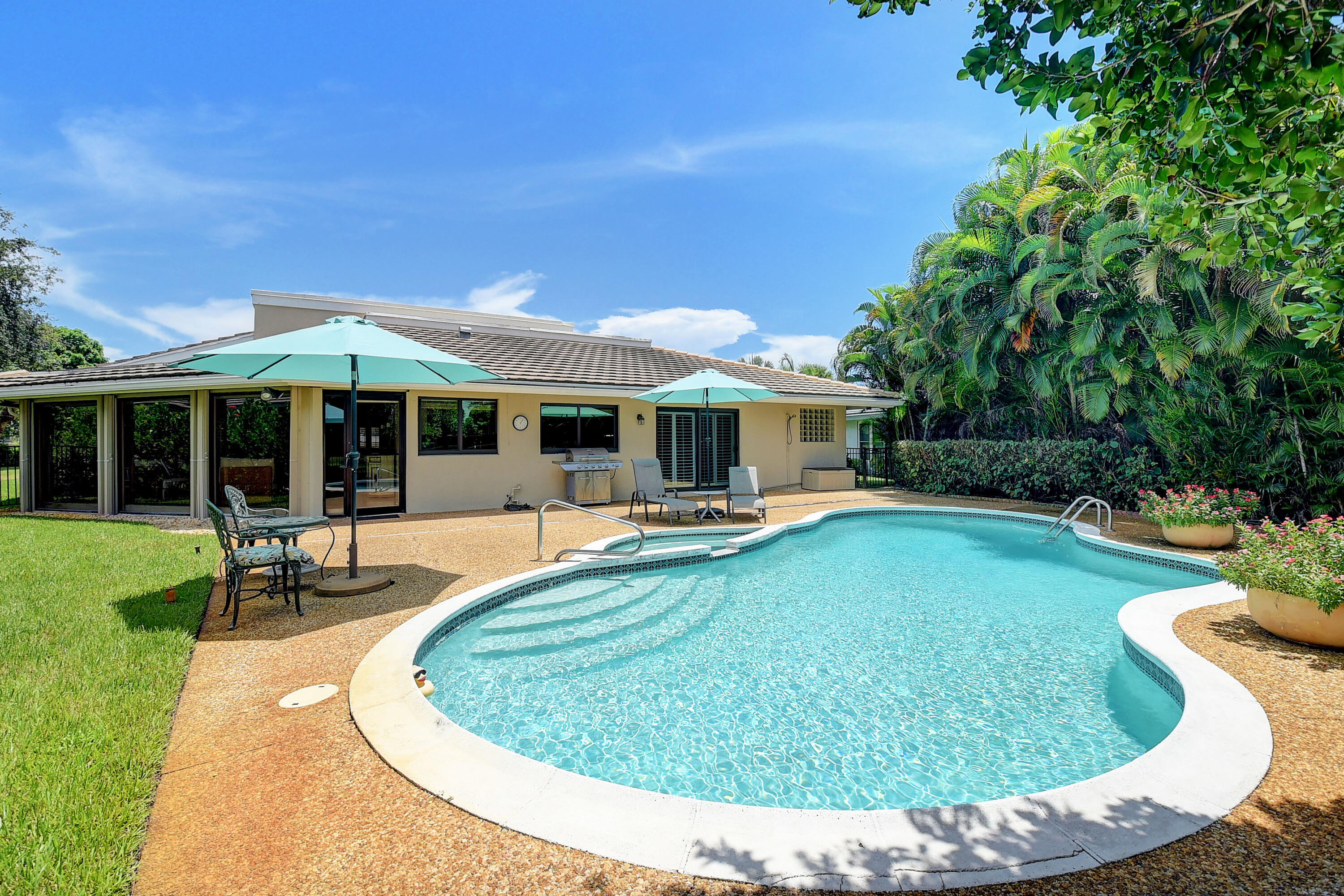 624 W Lakewoode Circle