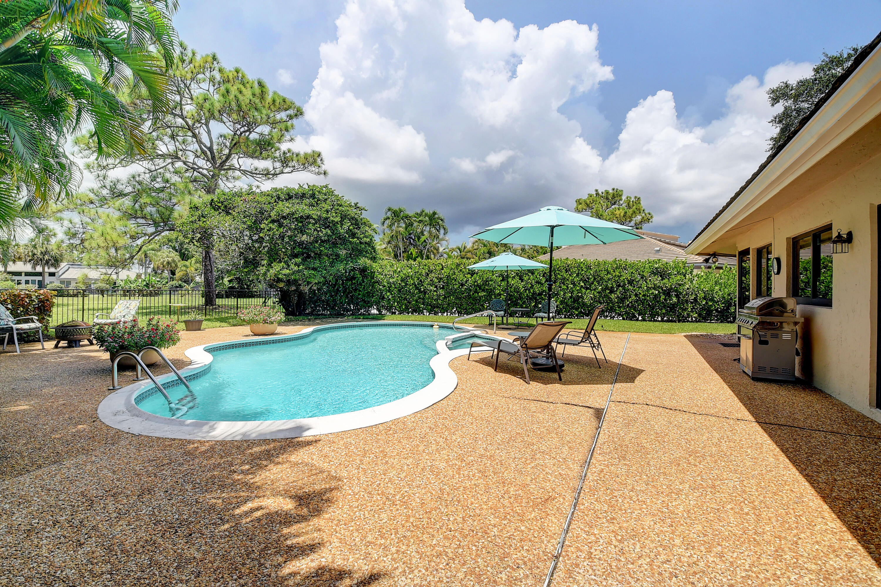 624 W Lakewoode Circle