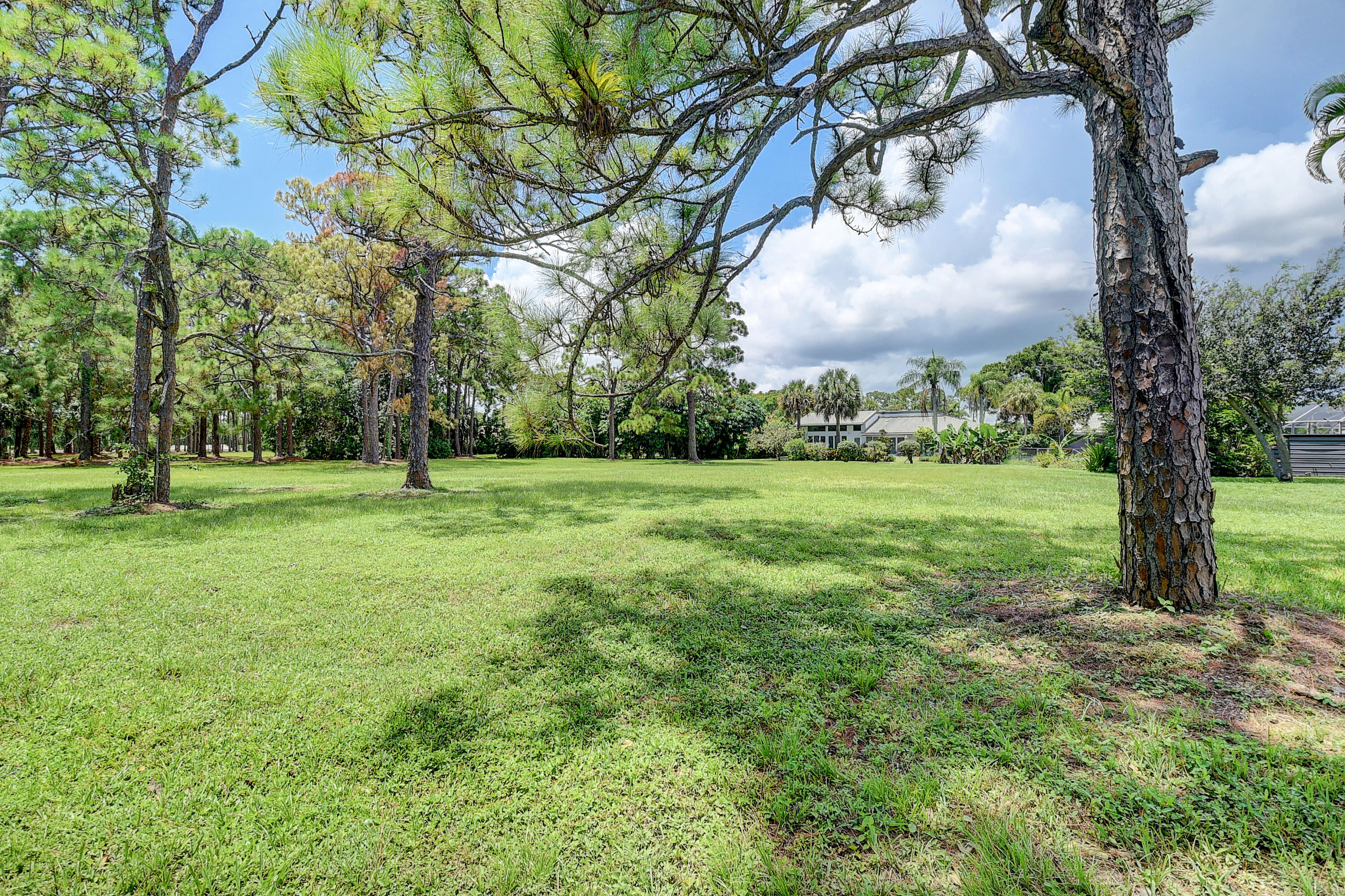 624 W Lakewoode Circle