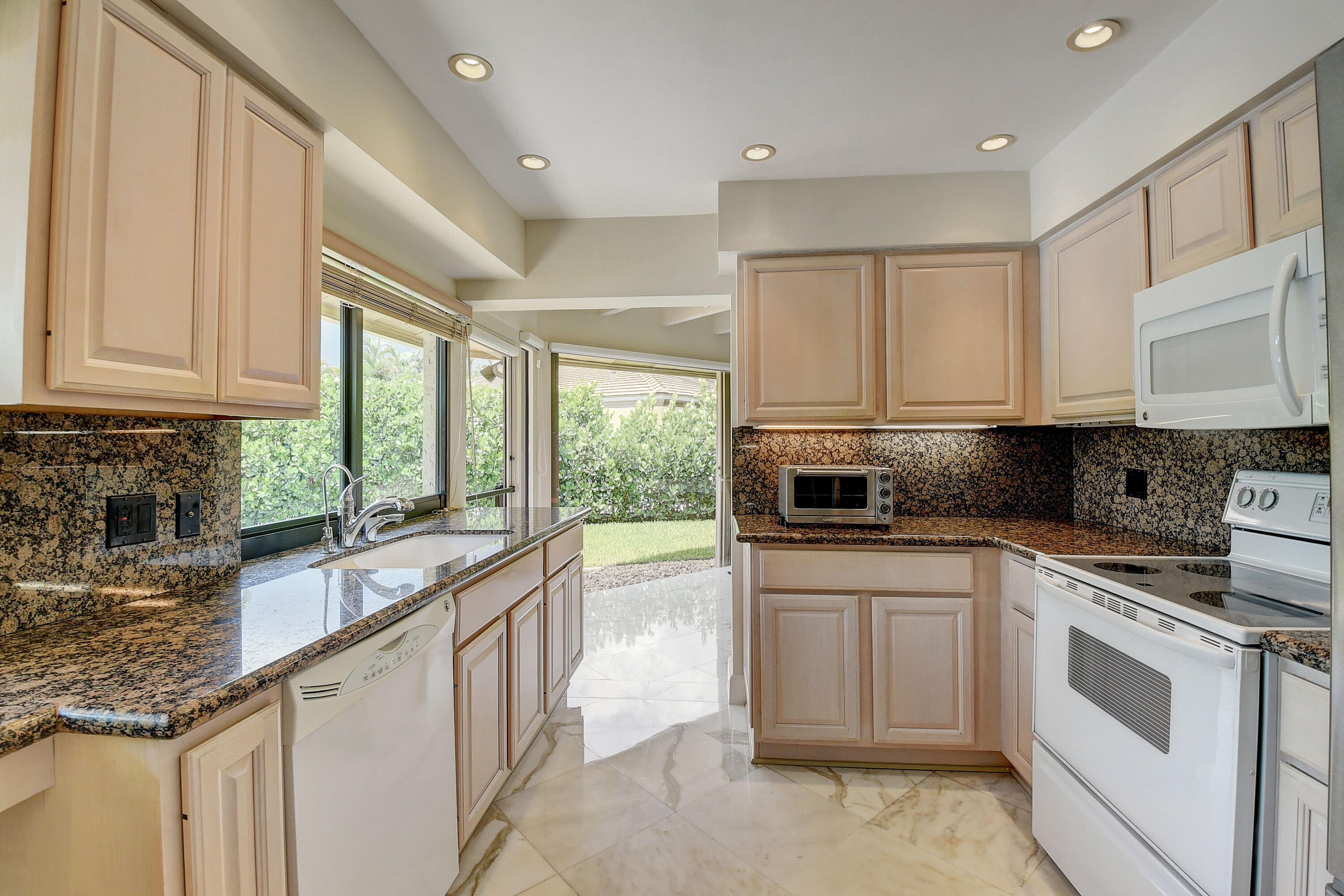 624 W Lakewoode Circle