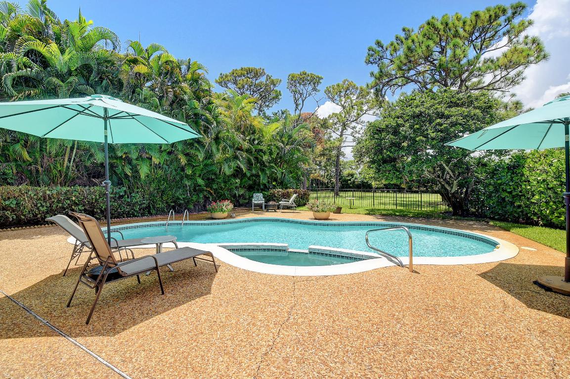 624 W Lakewoode Circle