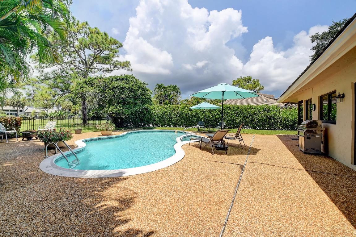 624 W Lakewoode Circle