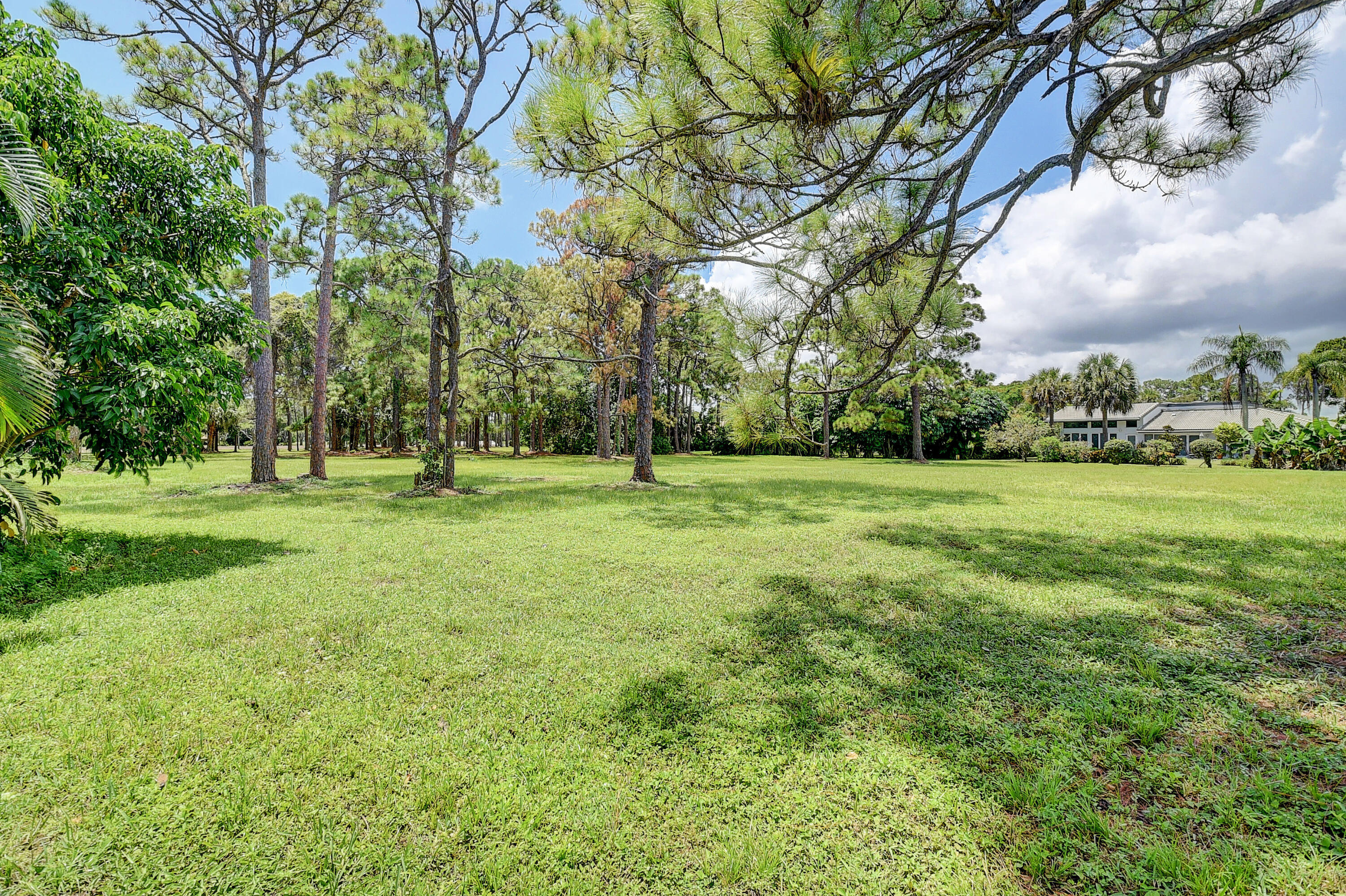 624 W Lakewoode Circle