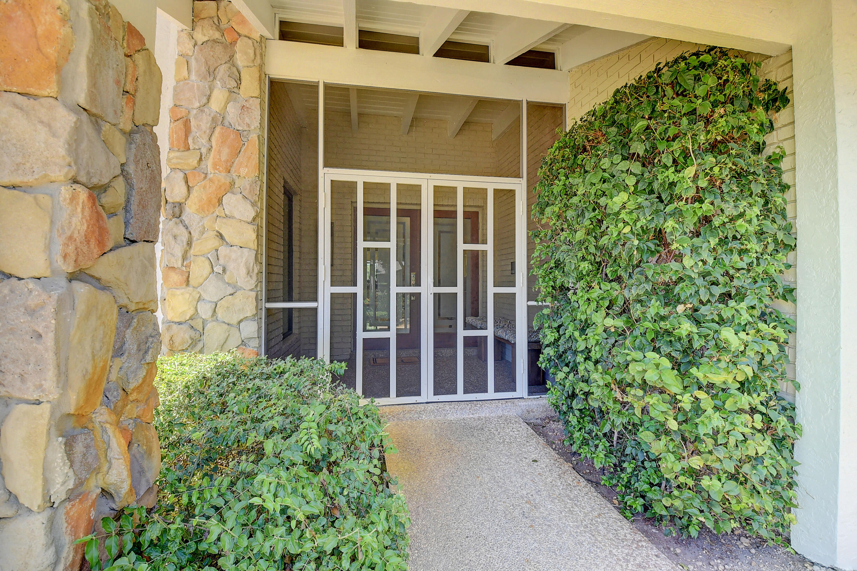 624 W Lakewoode Circle