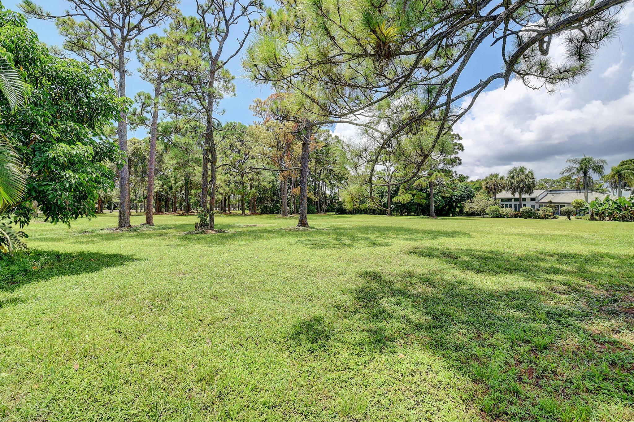 624 W Lakewoode Circle