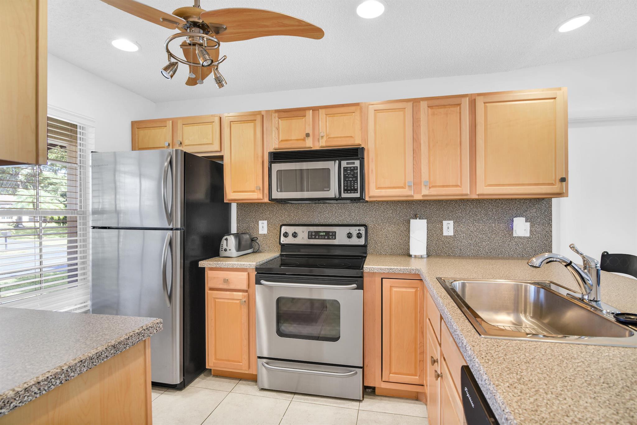 16004 Laurel Oak Circle