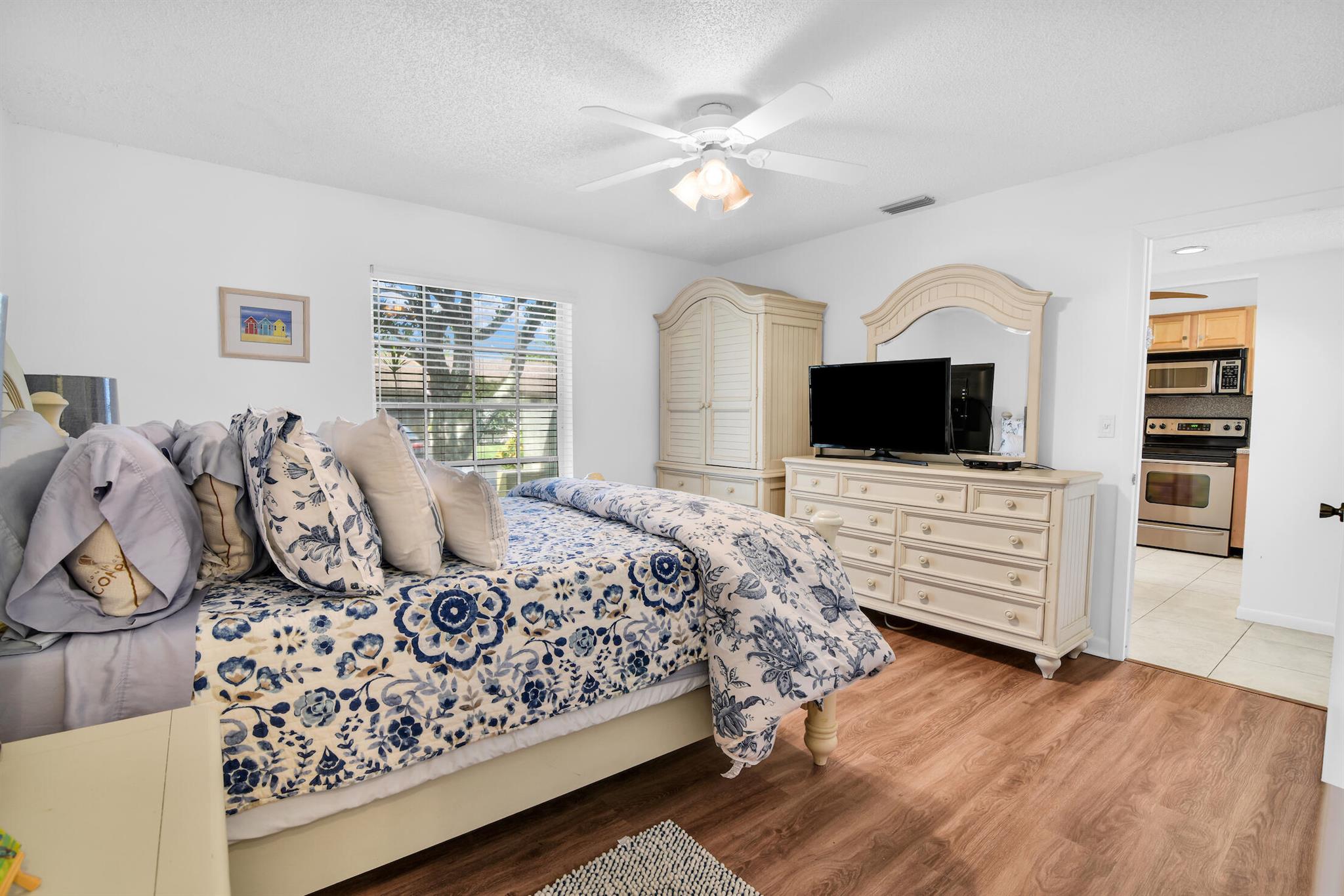 16004 Laurel Oak Circle