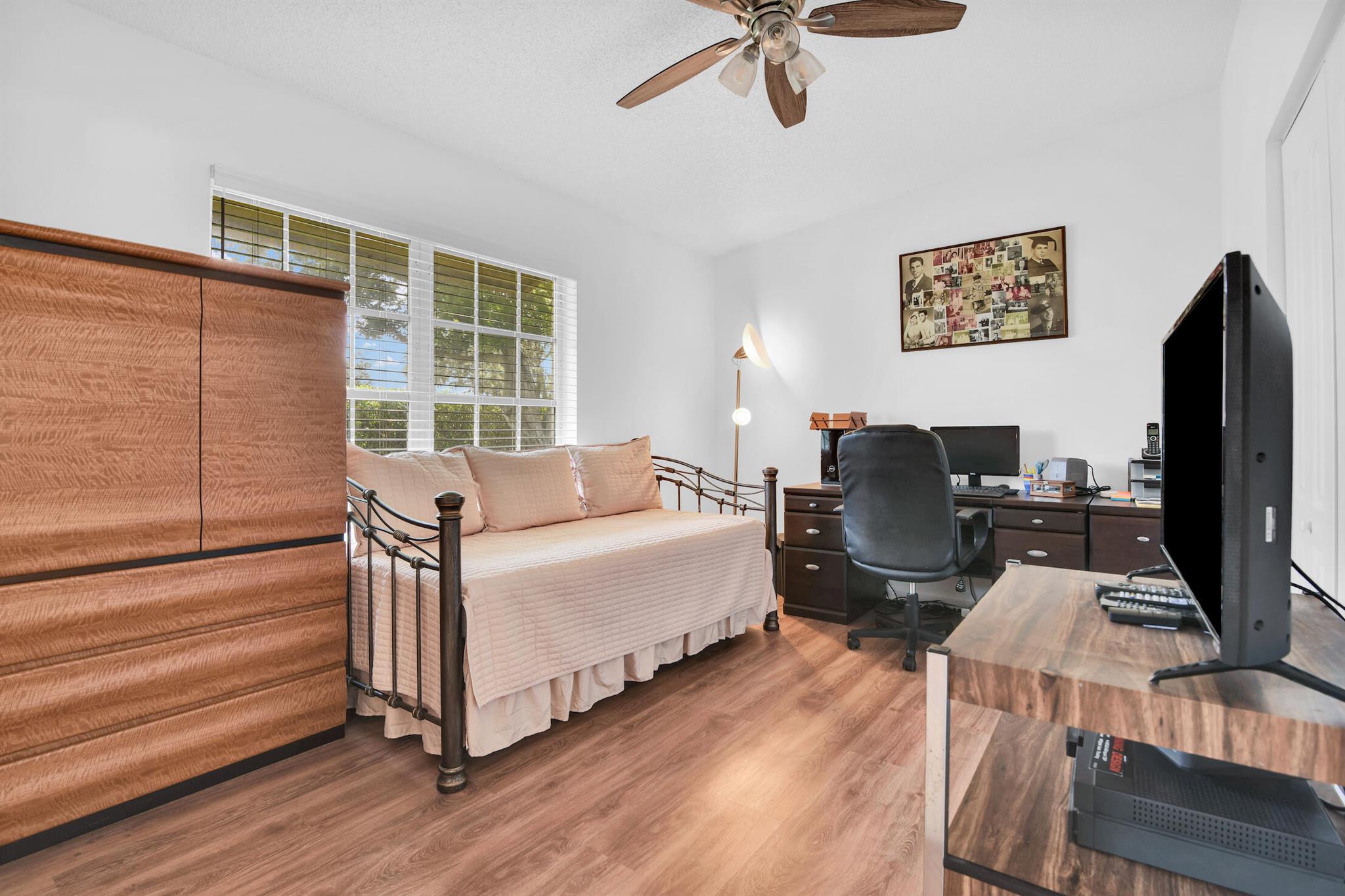 16004 Laurel Oak Circle