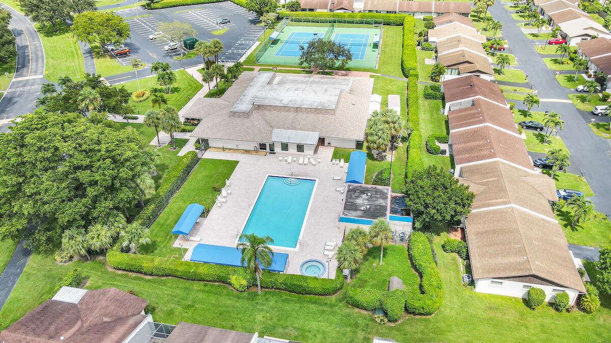 16004 Laurel Oak Circle