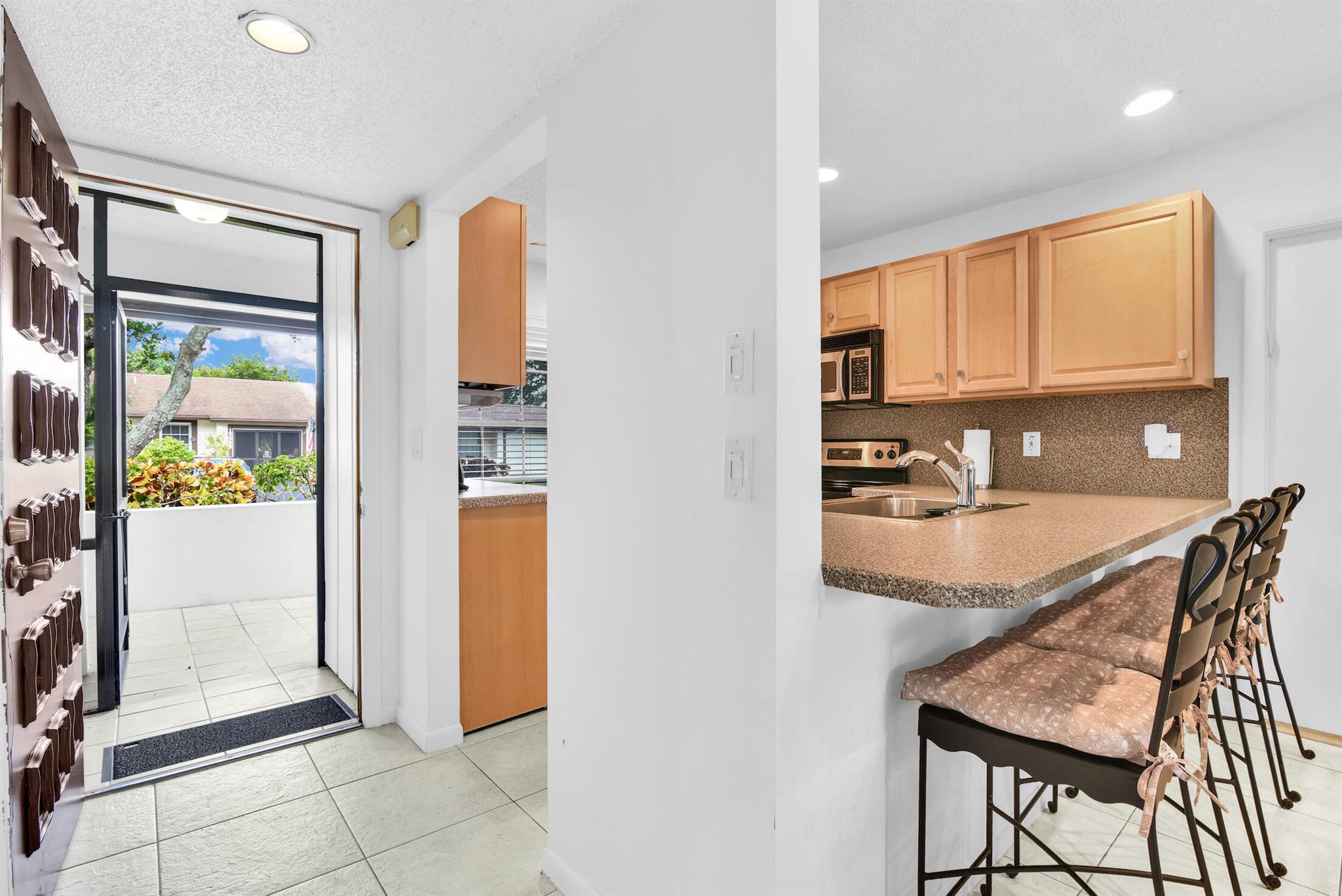 16004 Laurel Oak Circle