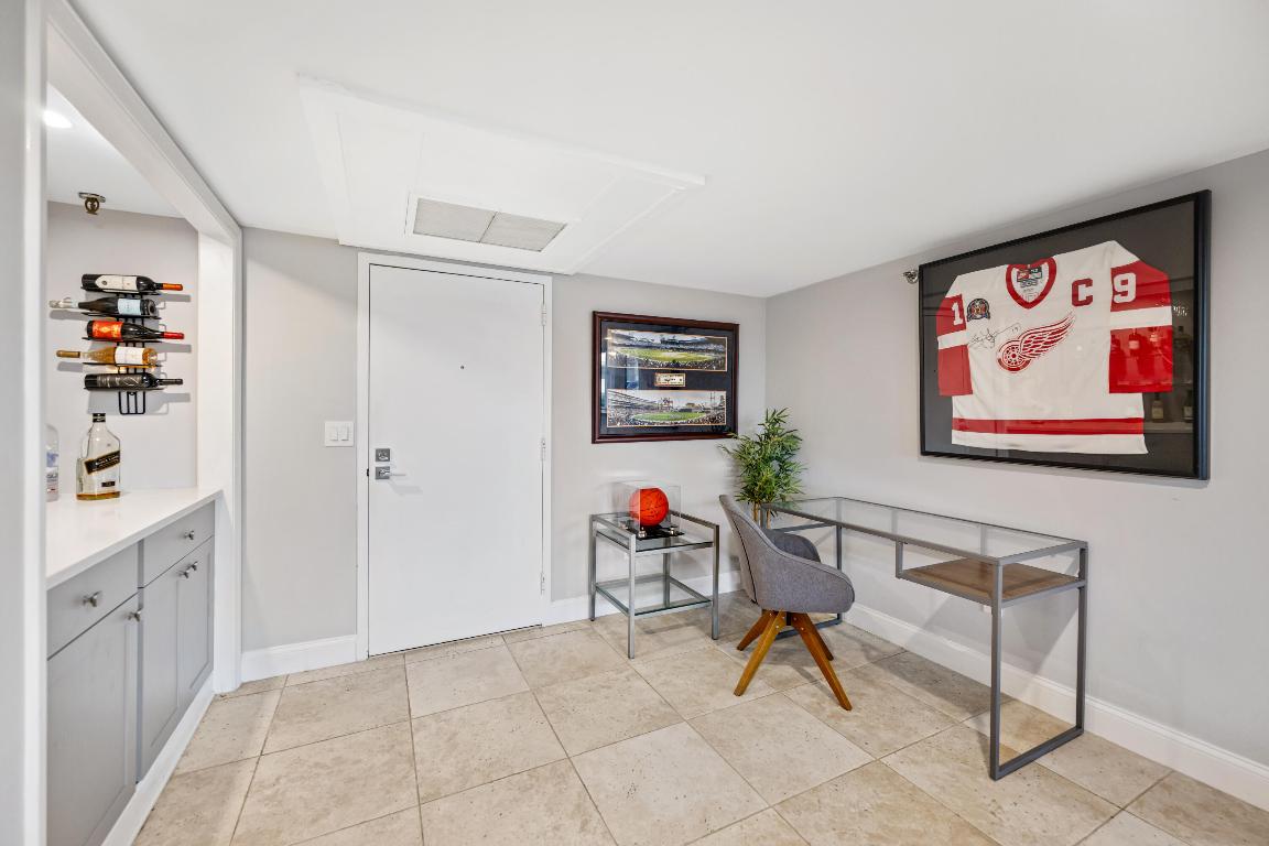 899 Jeffery Street 108