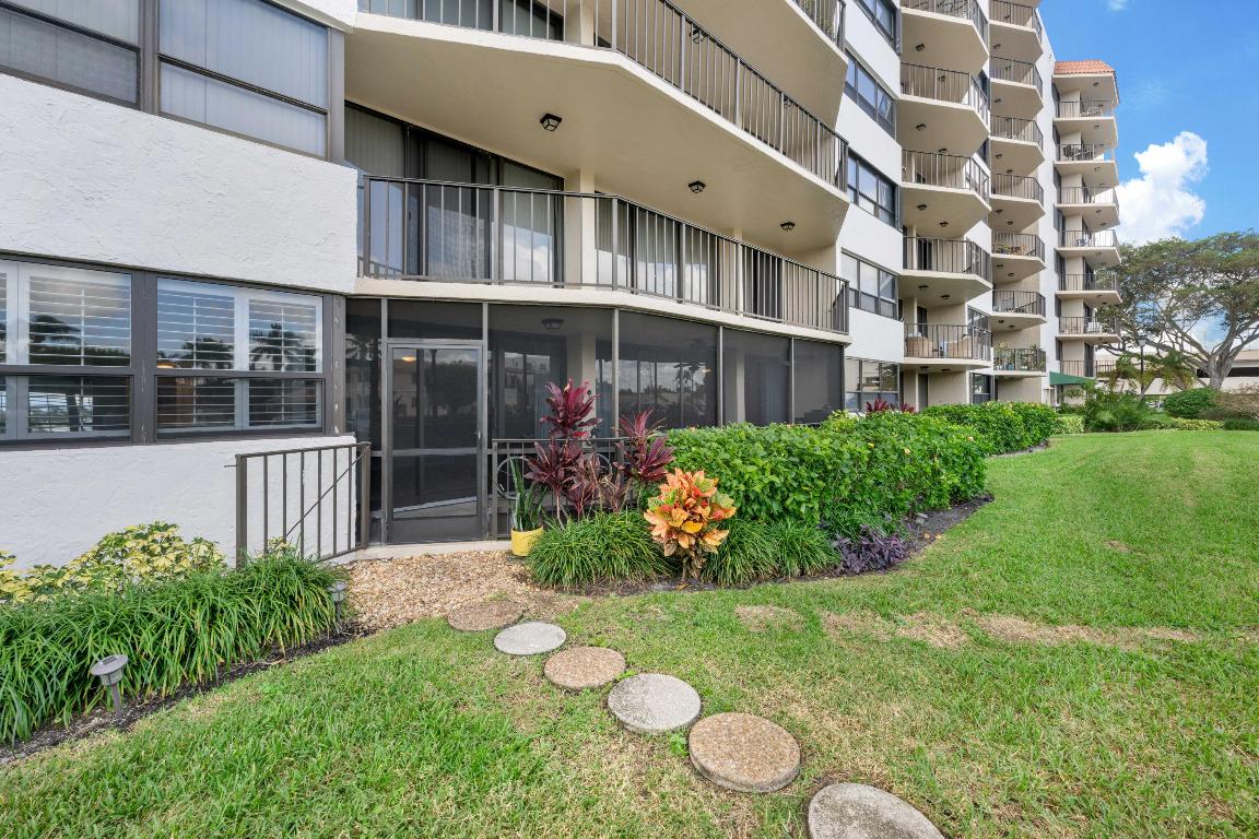 899 Jeffery Street 108