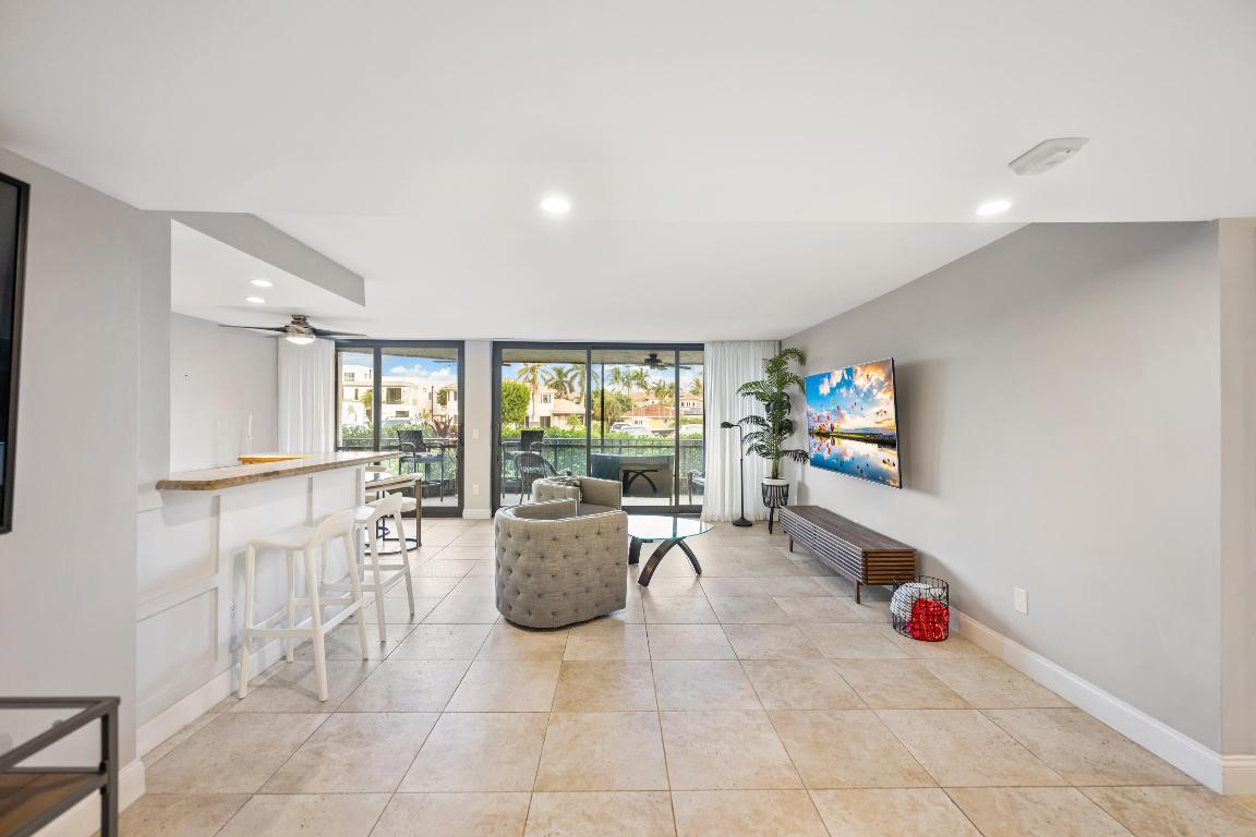 899 Jeffery Street 108