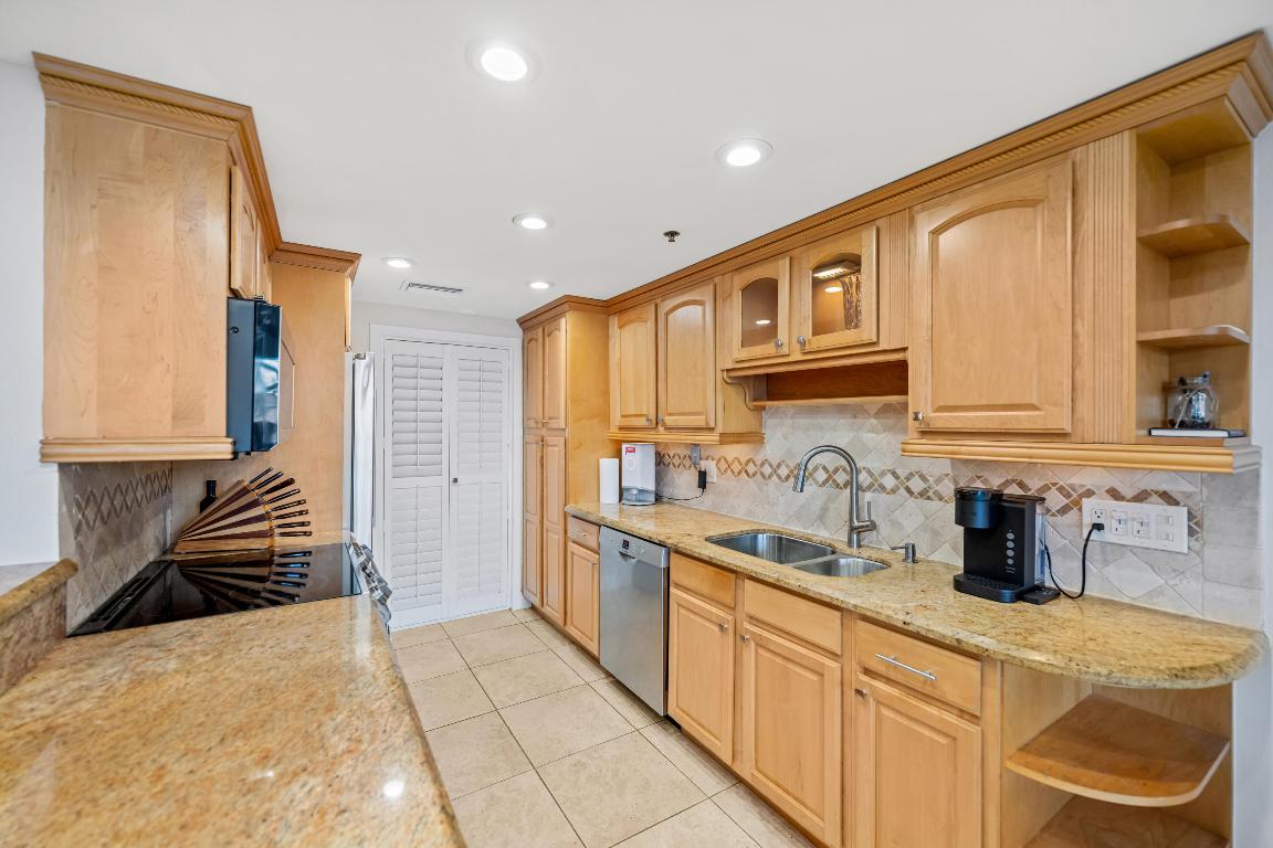 899 Jeffery Street 108