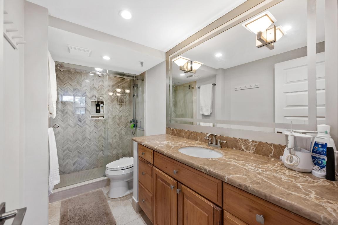 899 Jeffery Street 108