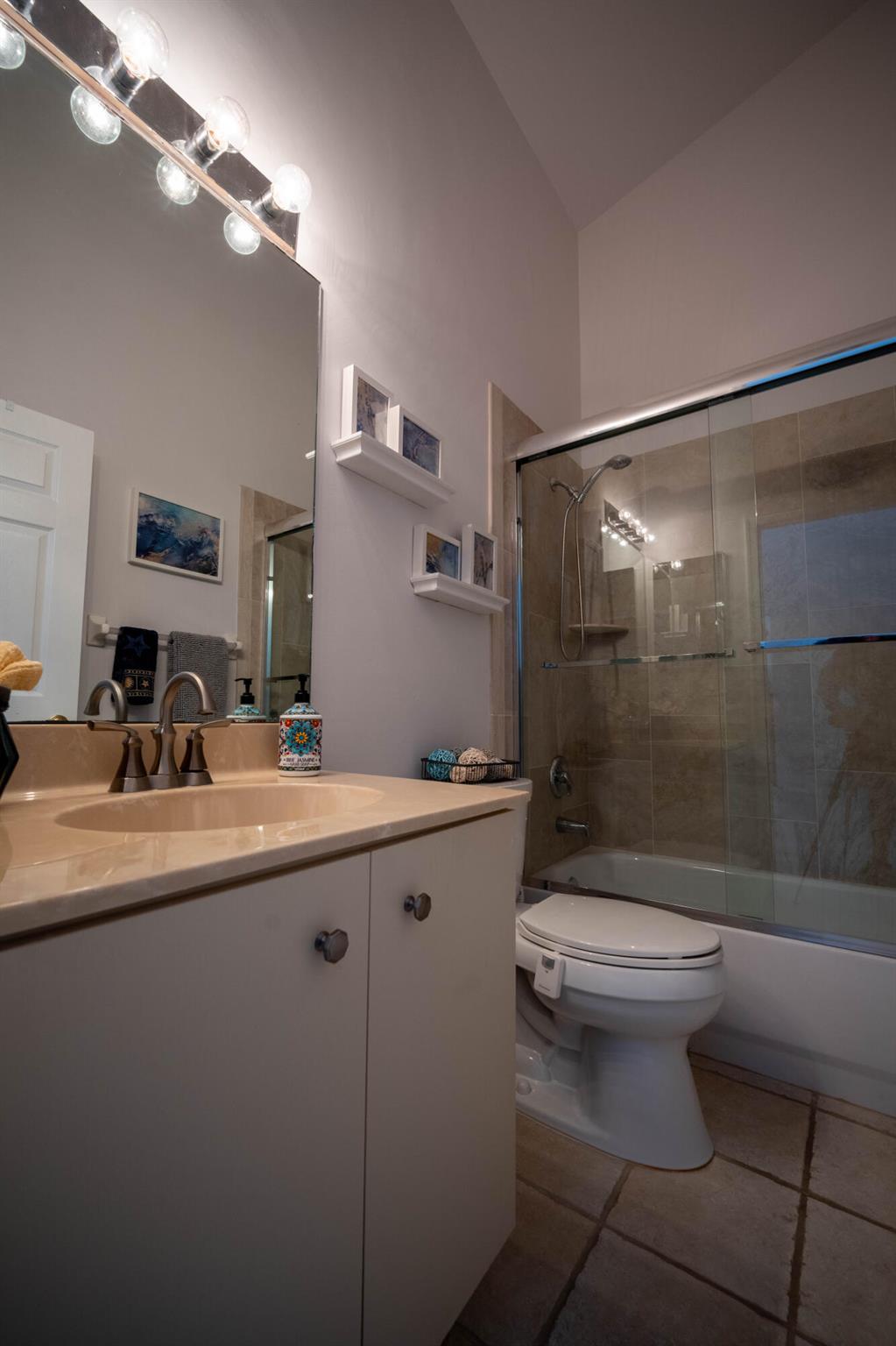 12882 Hampton Lakes Circle