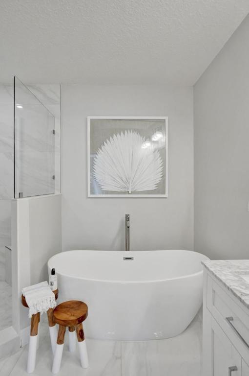 1505 Coastal Bay Boulevard