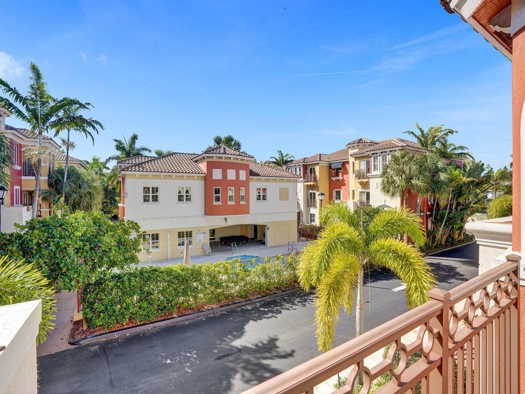 1505 Coastal Bay Boulevard