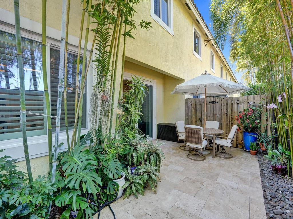 1505 Coastal Bay Boulevard