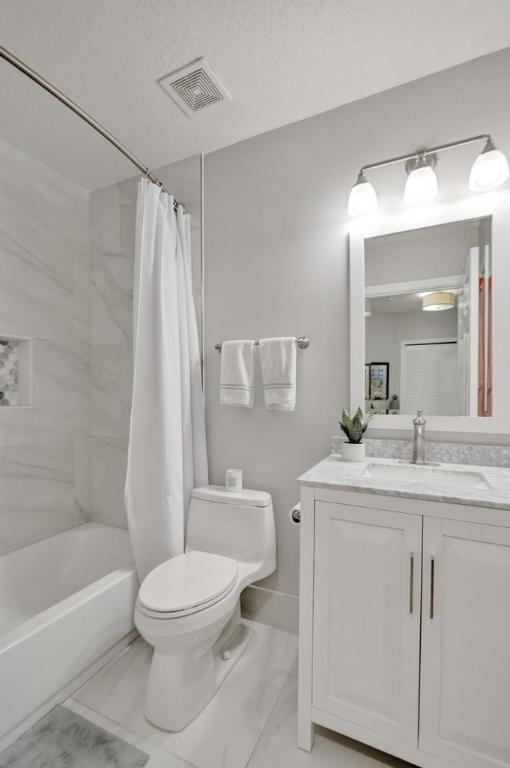 1505 Coastal Bay Boulevard