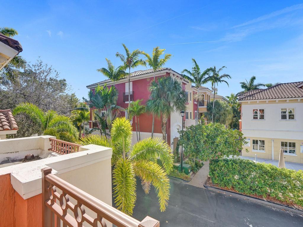 1505 Coastal Bay Boulevard