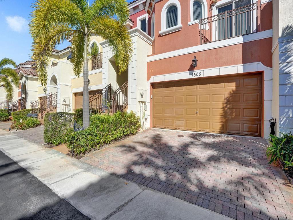 1505 Coastal Bay Boulevard